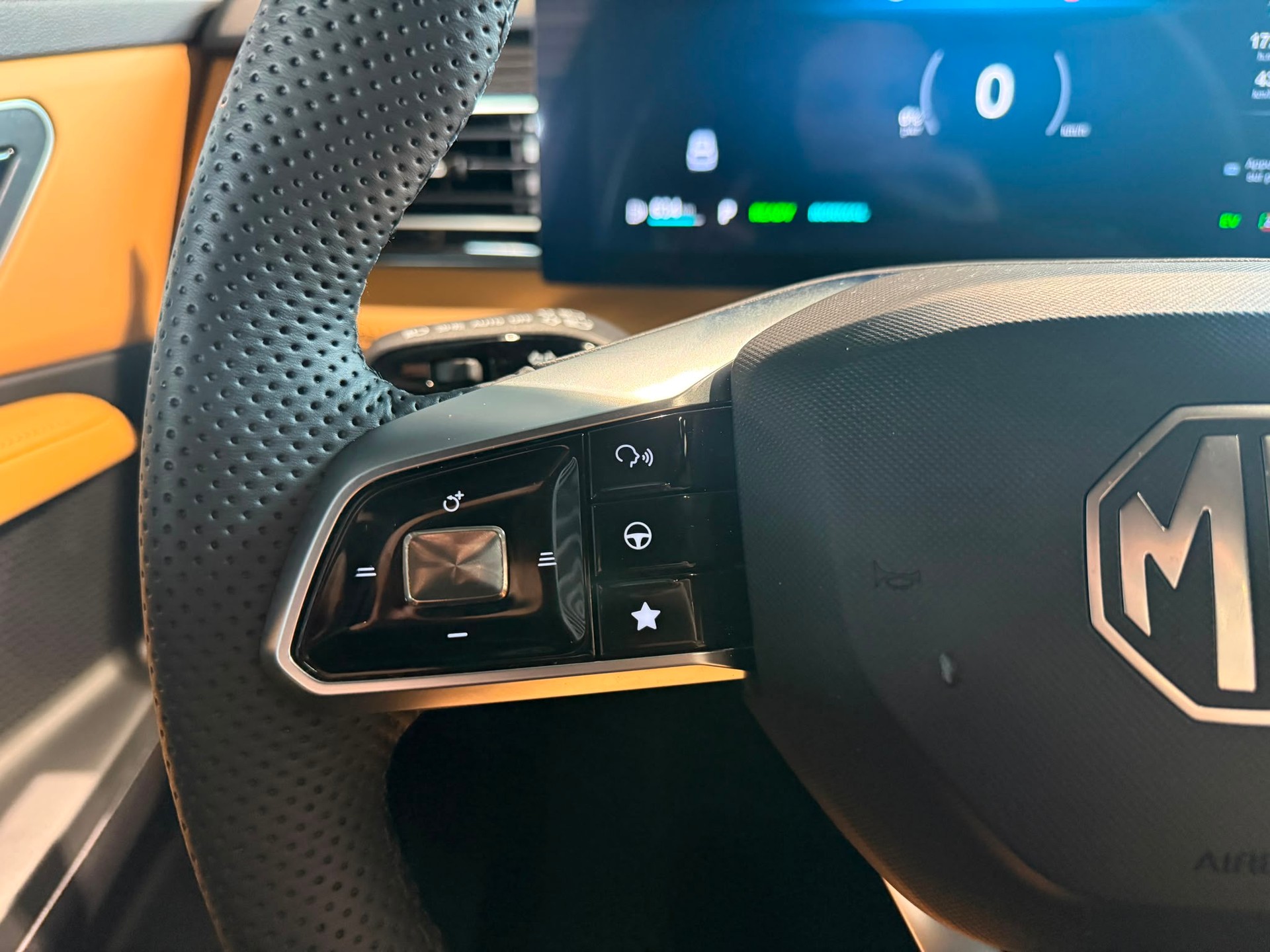 MG HS 1.5 T HEV Luxury-image-15