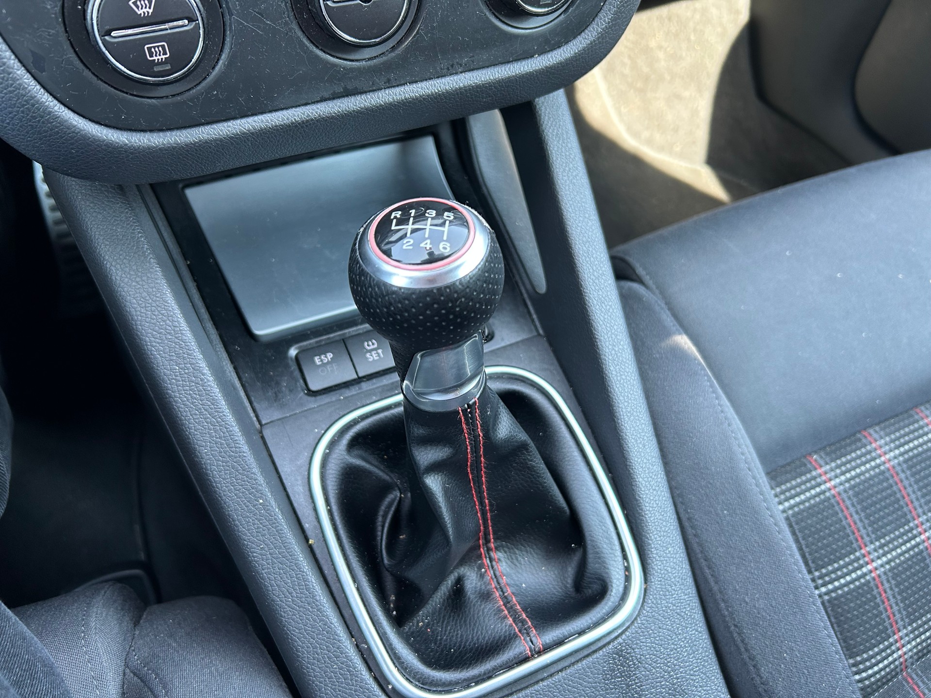 VW Golf 2.0 TFSI GTI-image-10