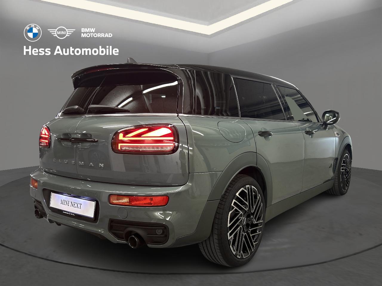 MINI Clubman 2.0i Cooper S ALL4-image-2