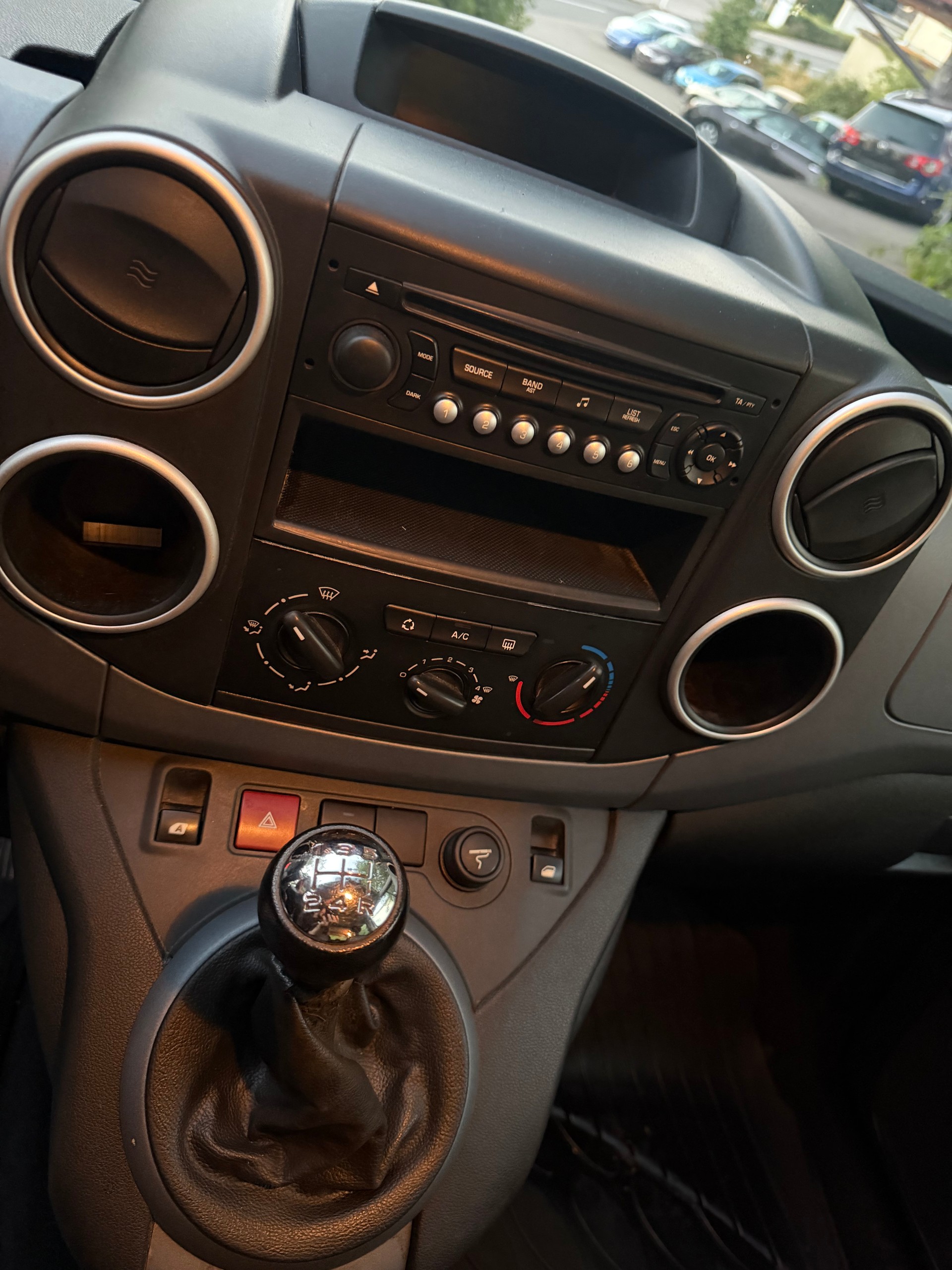 PEUGEOT Partner 1.6 e-HDI Active-image-6