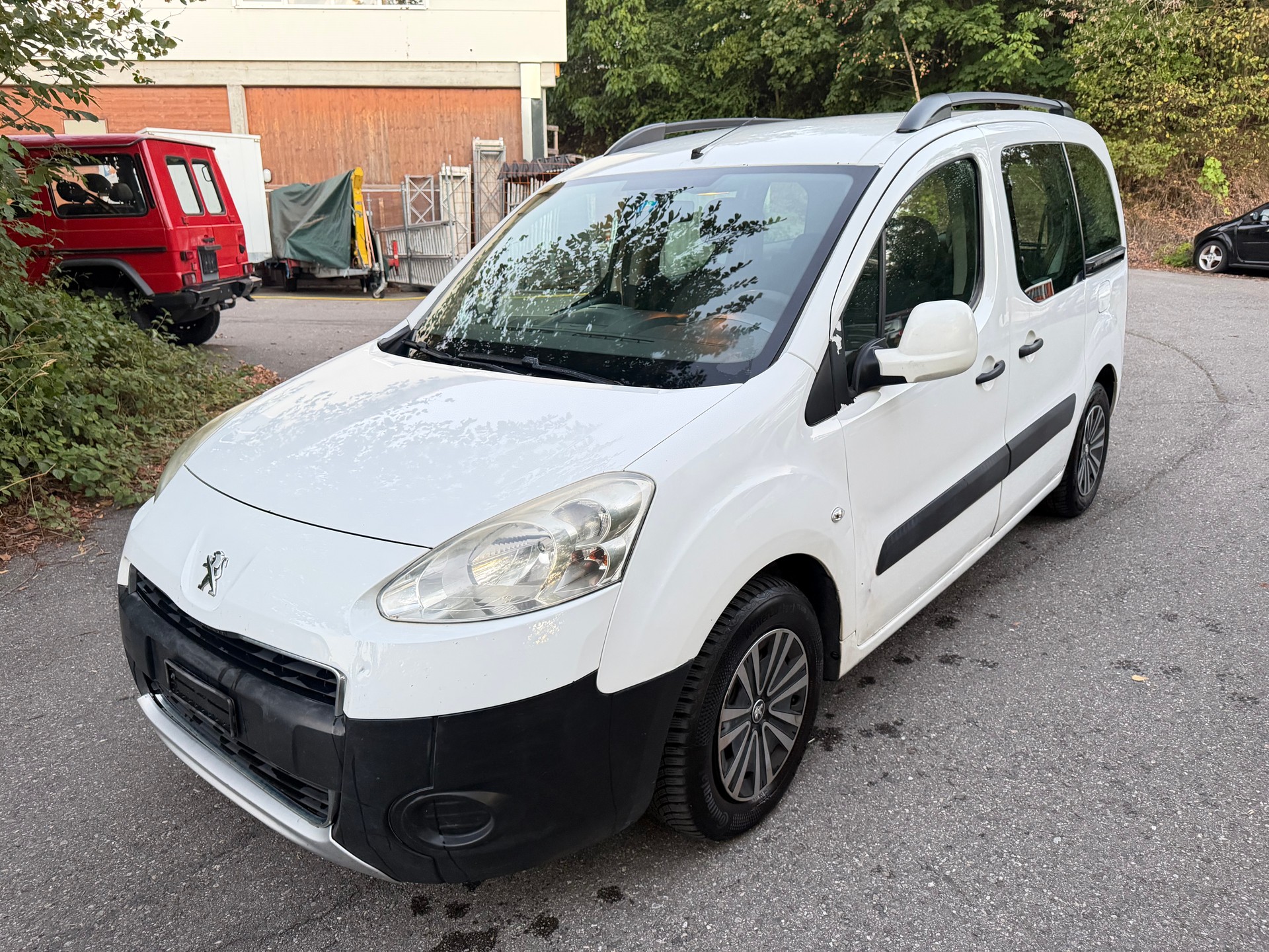PEUGEOT Partner 1.6 e-HDI Active-image-1