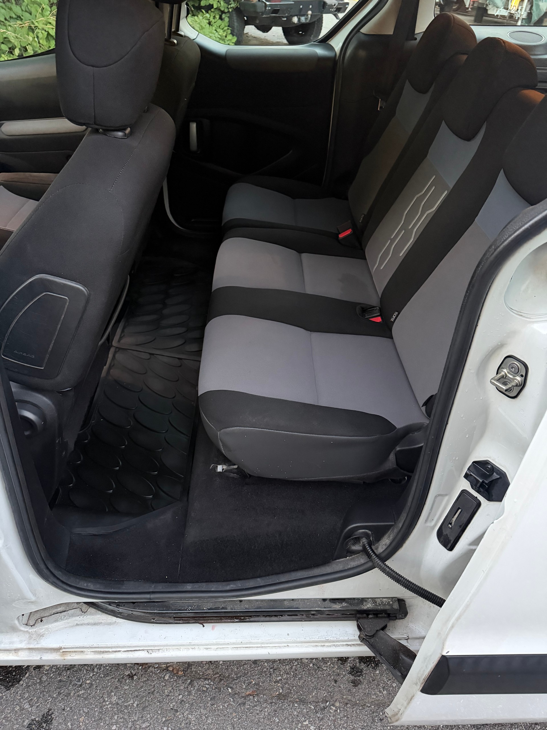PEUGEOT Partner 1.6 e-HDI Active-image-5