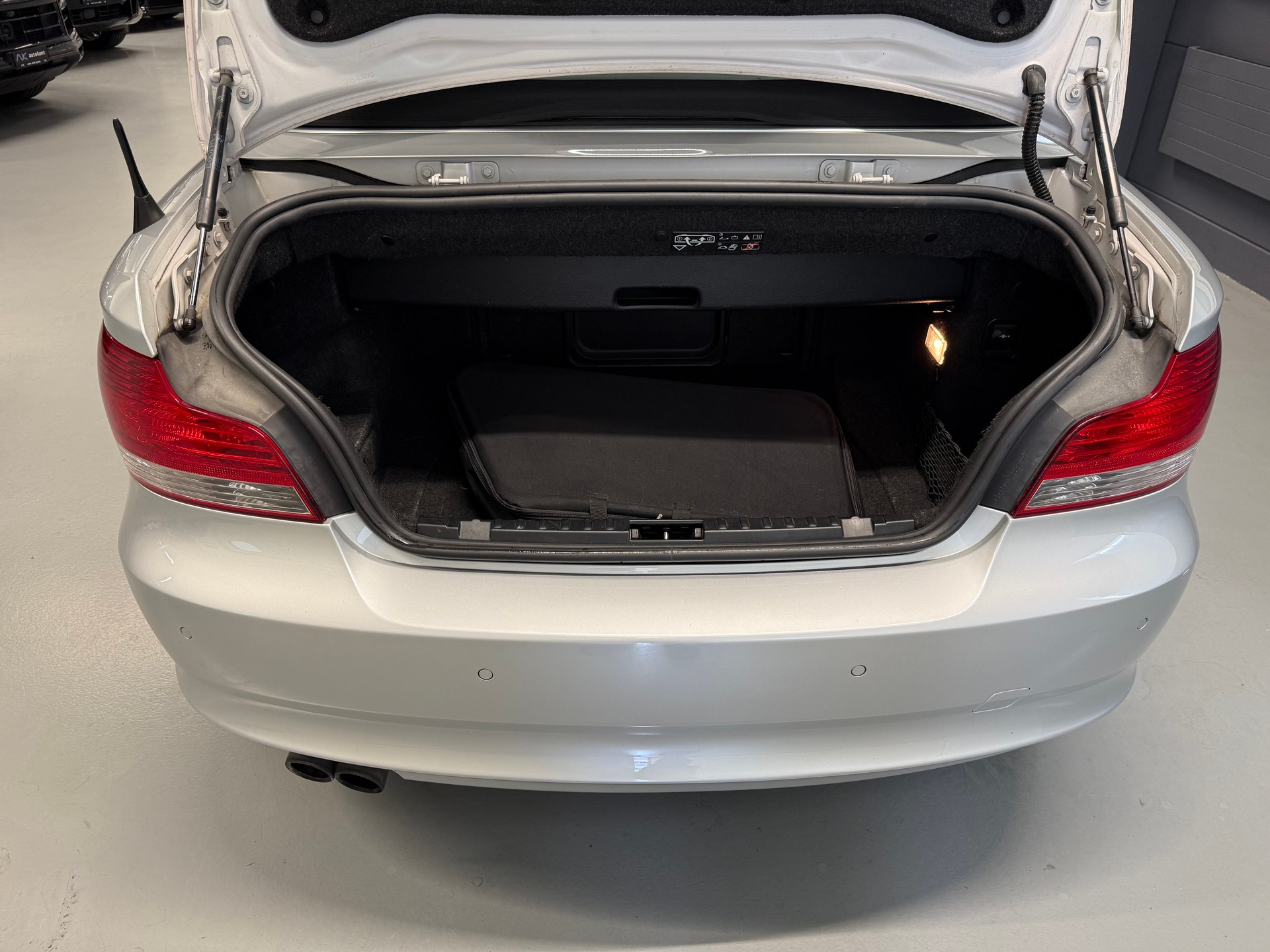 BMW 125i Cabrio Steptronic-image-12
