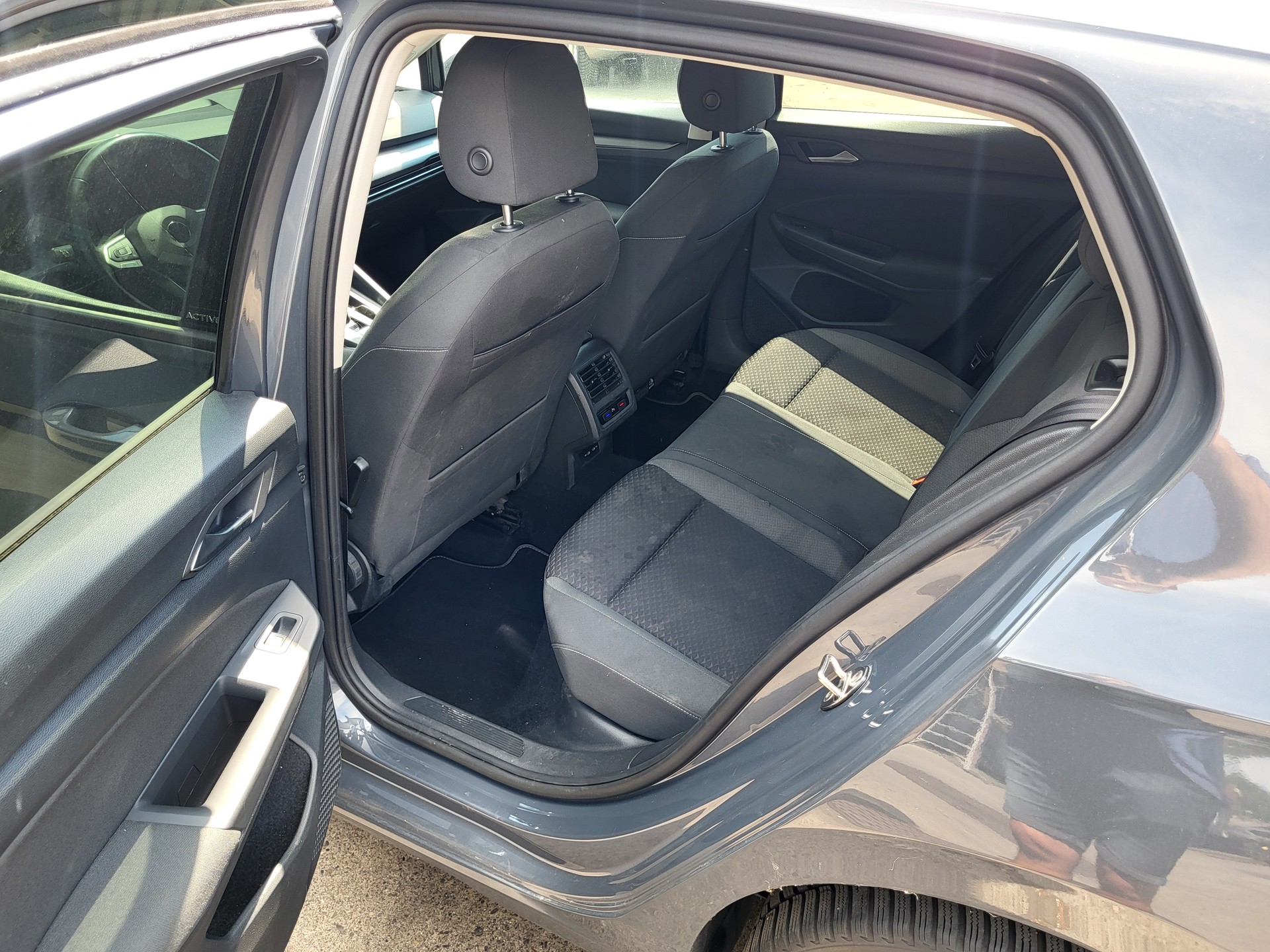 VW Golf 1.5 eTSI mHEV ACT Style DSG-image-10