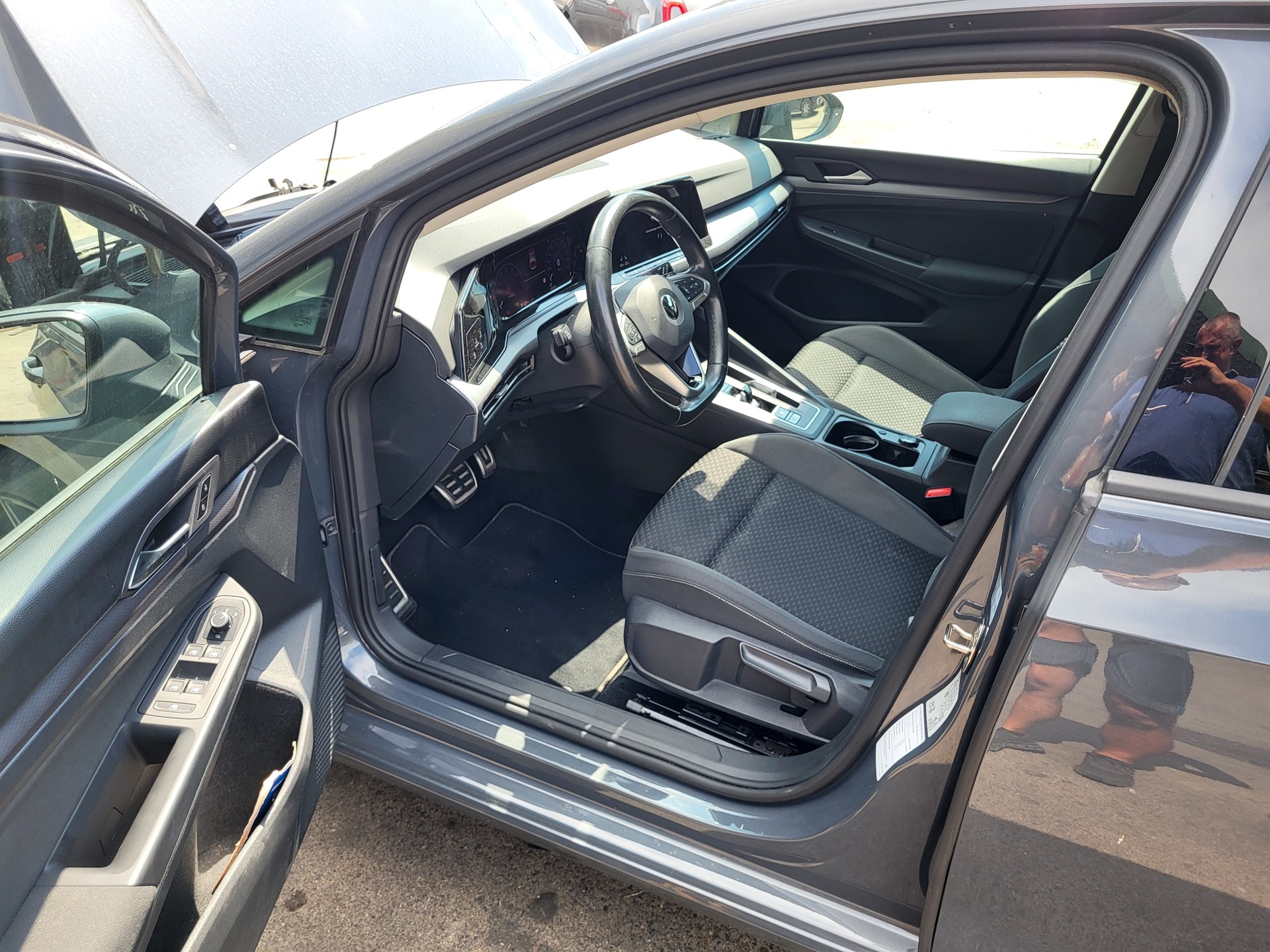 VW Golf 1.5 eTSI mHEV ACT Style DSG-image-9