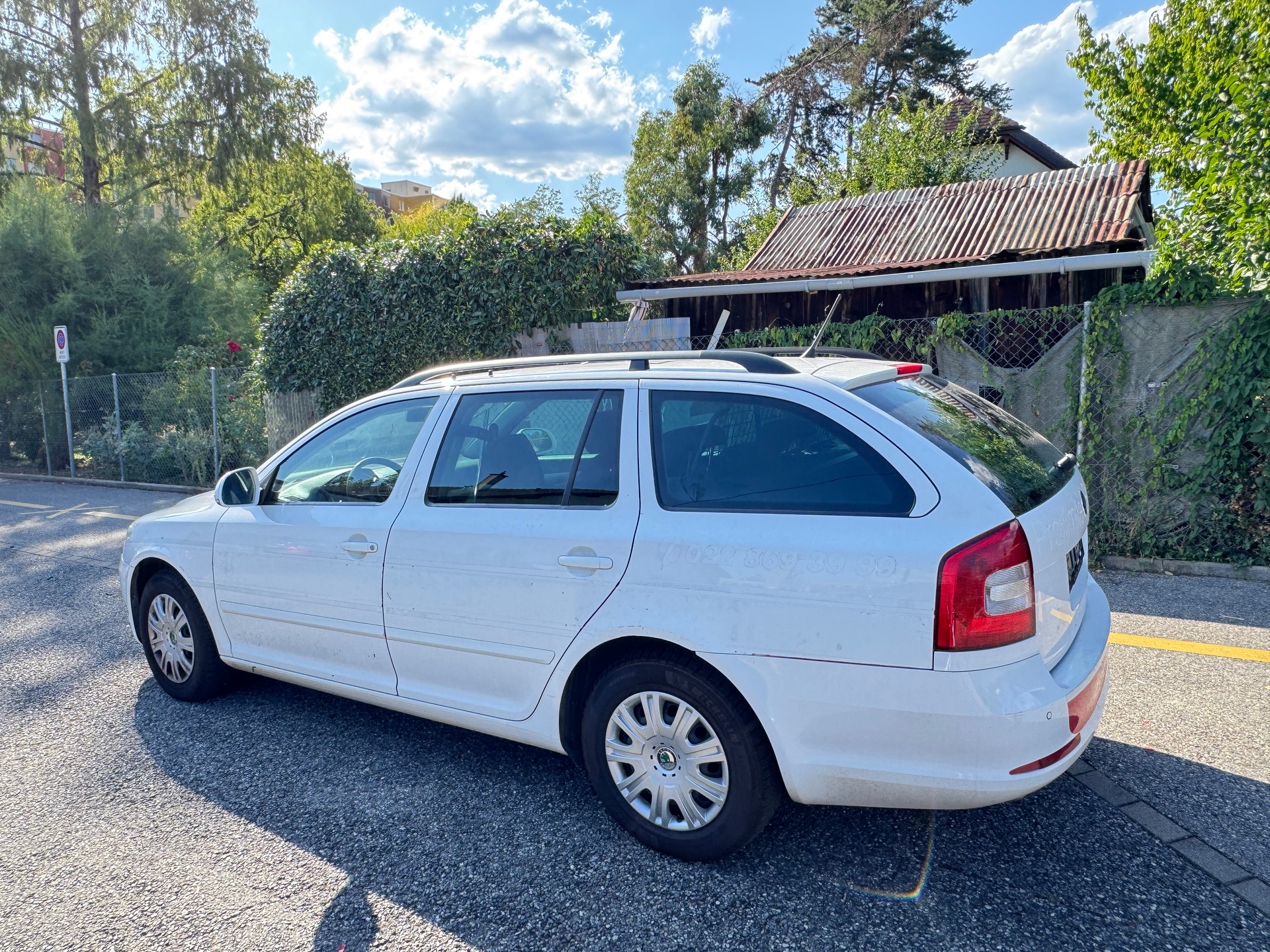 SKODA Octavia Combi 1.8 TSI Ambiente DSG-image-5