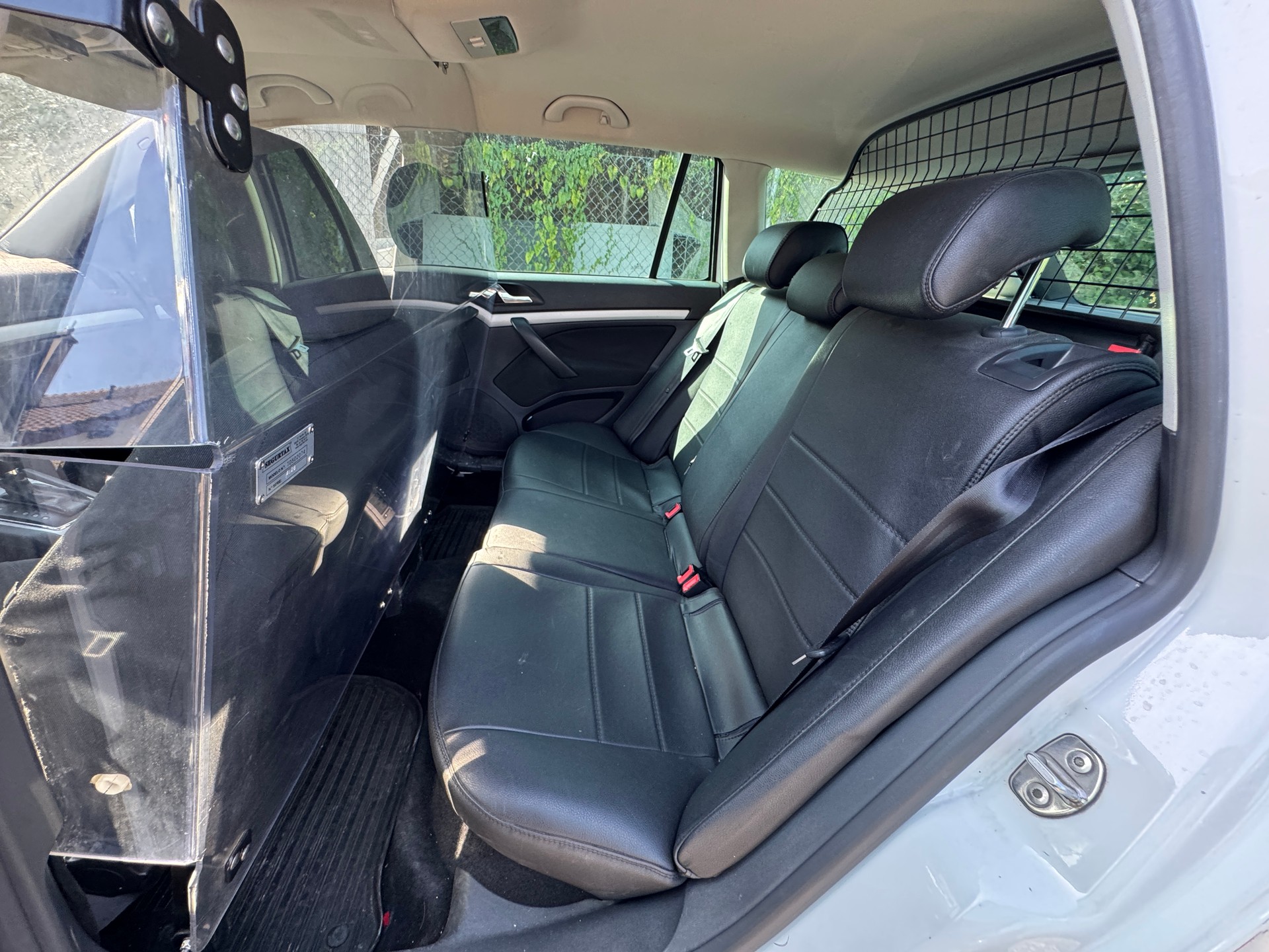 SKODA Octavia Combi 1.8 TSI Ambiente DSG-image-6
