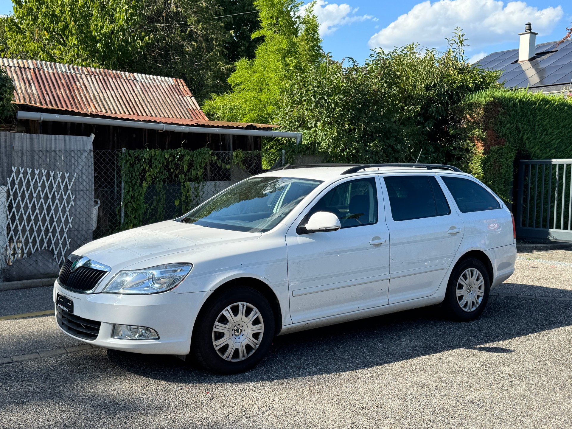 SKODA Octavia Combi 1.8 TSI Ambiente DSG-image-1