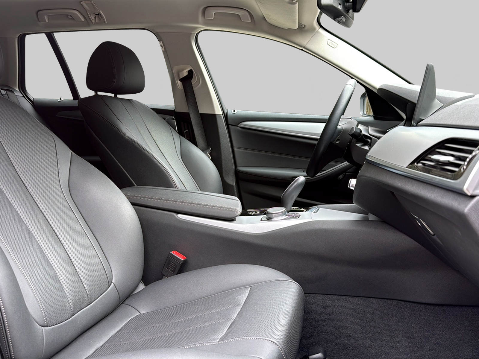BMW 520d xDrive 48V Touring Steptronic-image-13