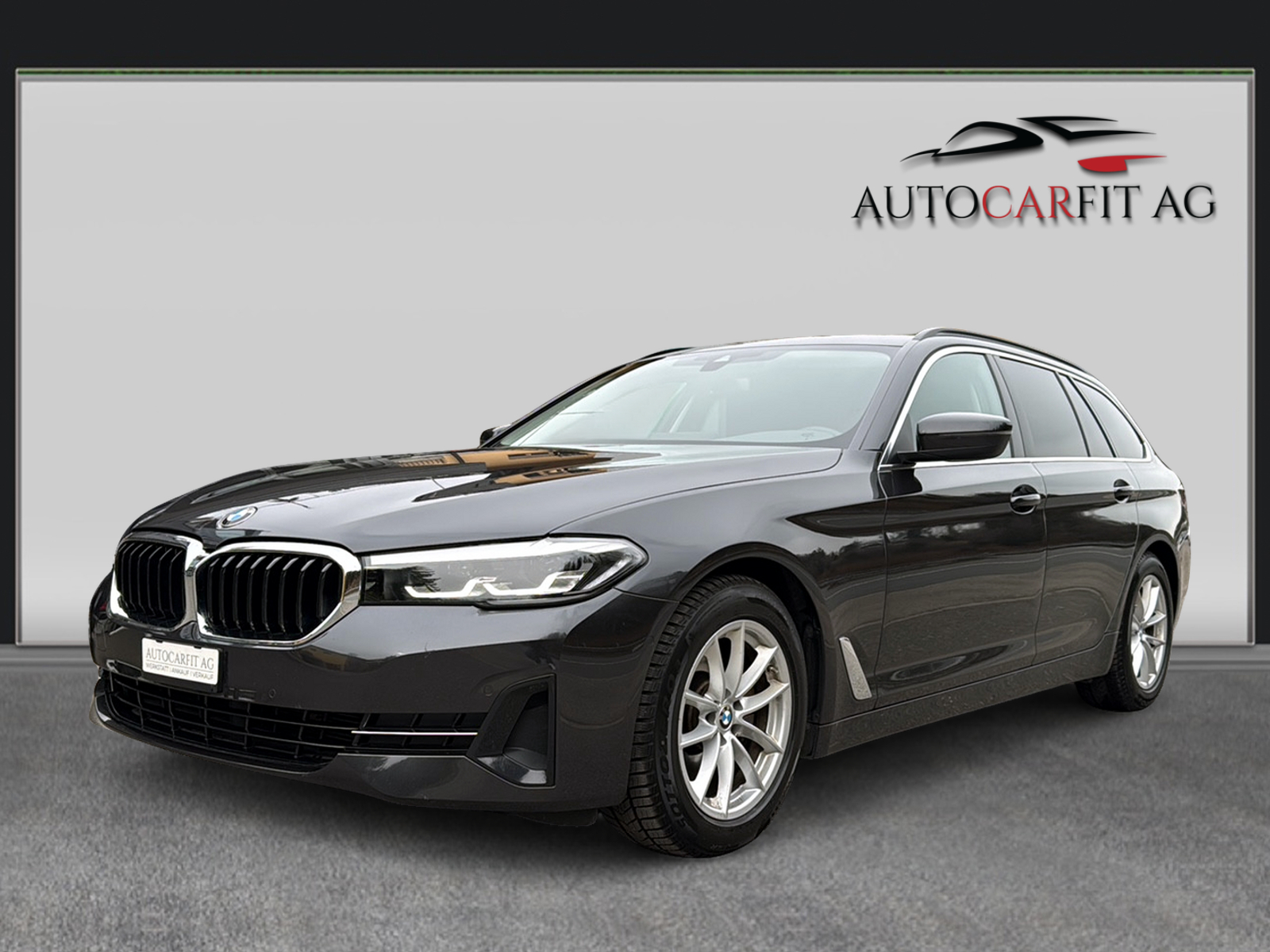 BMW 520d xDrive 48V Touring Steptronic-image-0