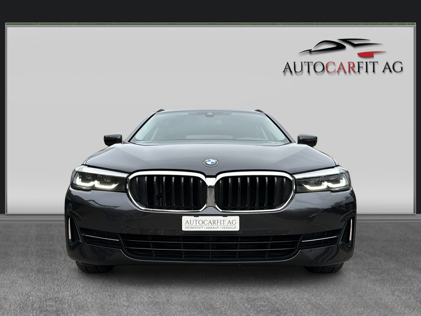 BMW 520d xDrive 48V Touring Steptronic-image-1