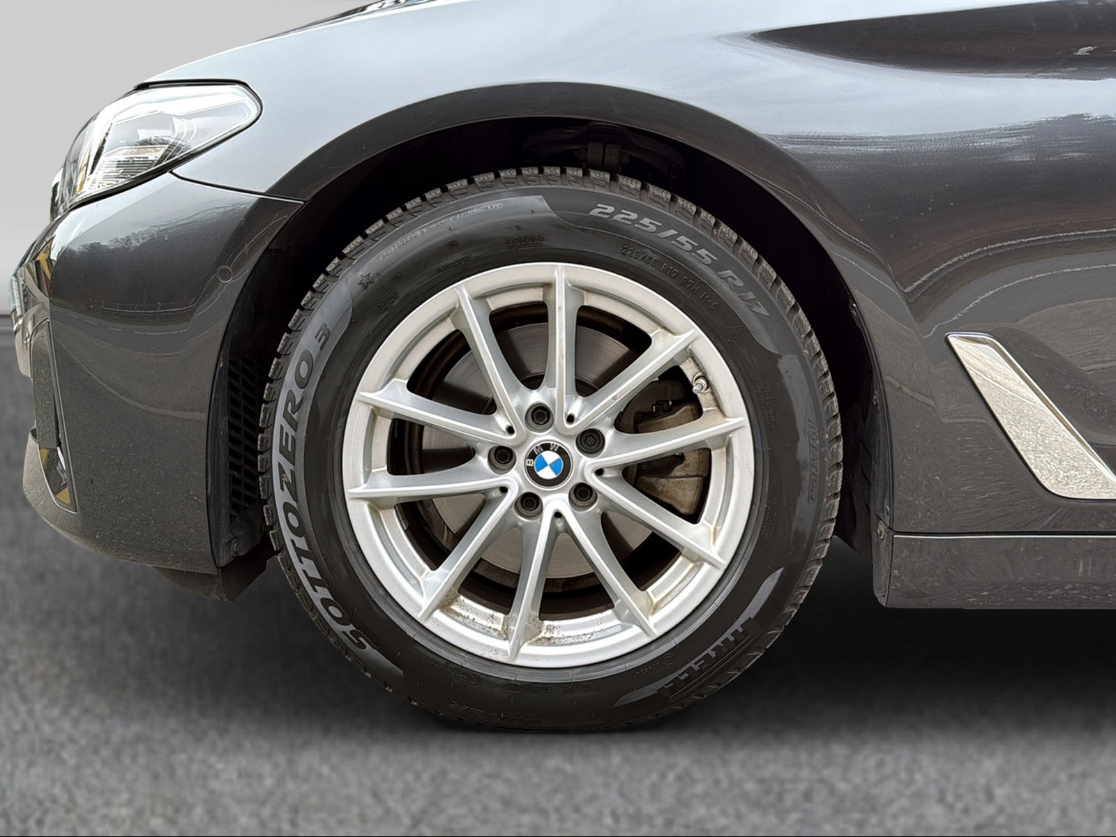 BMW 520d xDrive 48V Touring Steptronic-image-3