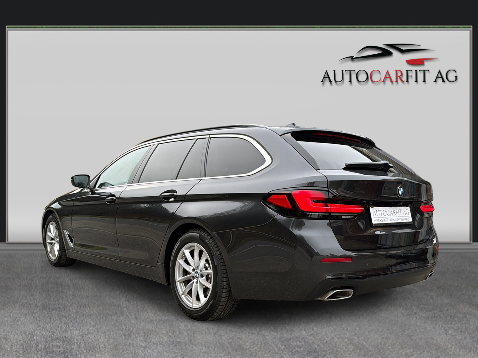 BMW 520d xDrive 48V Touring Steptronic-image-4