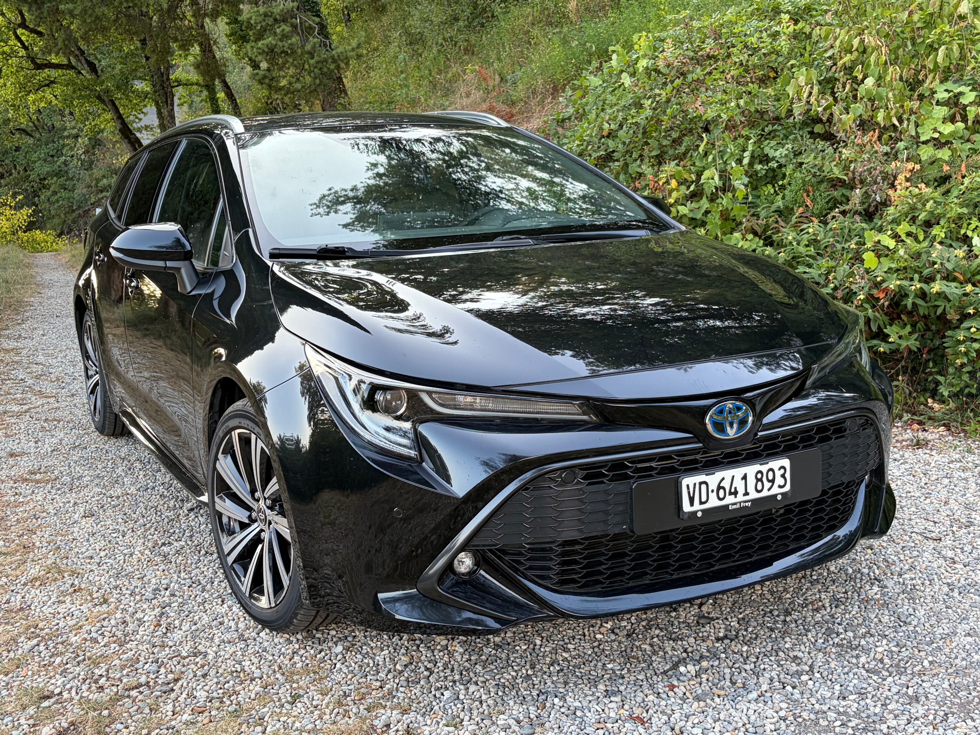 TOYOTA 1.8 HSD Trend-image-0