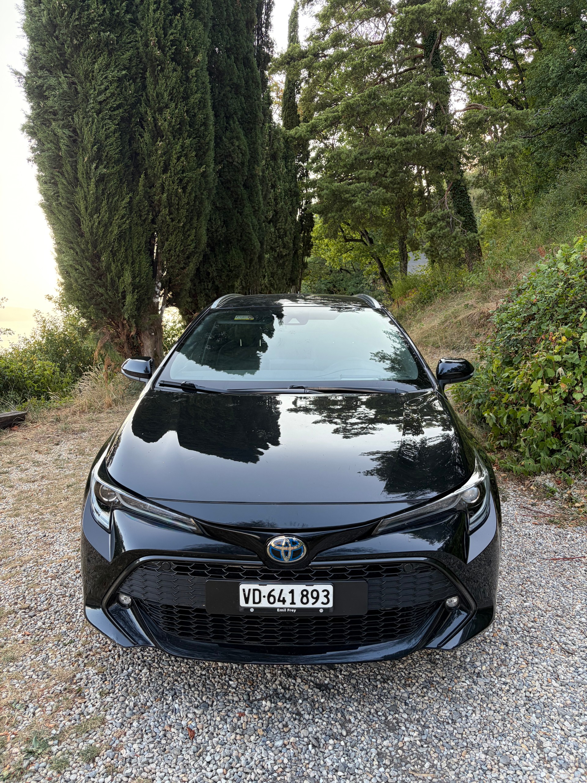 TOYOTA 1.8 HSD Trend-image-1