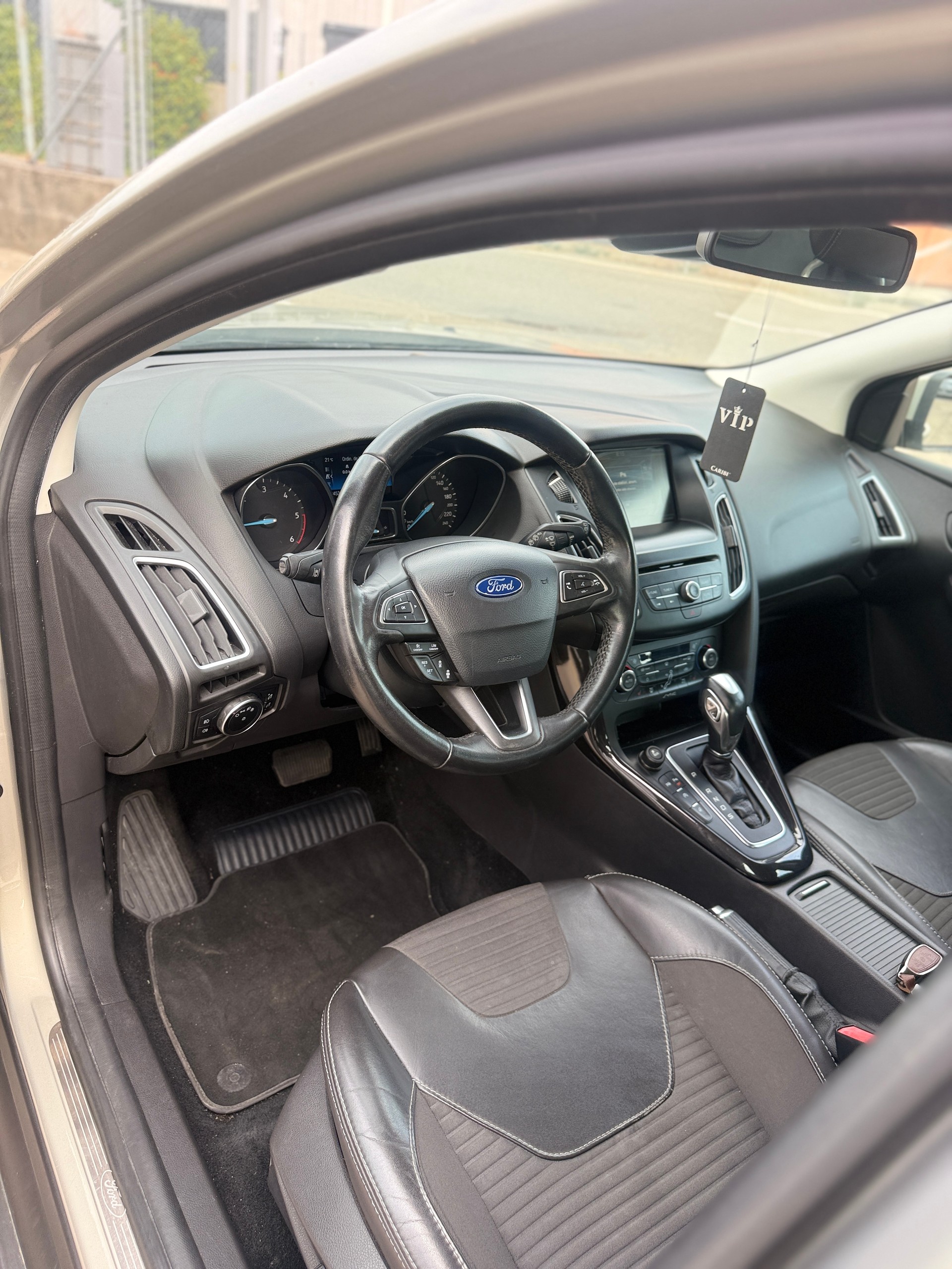 FORD Focus 2.0 TDCi Business Powershift-image-0