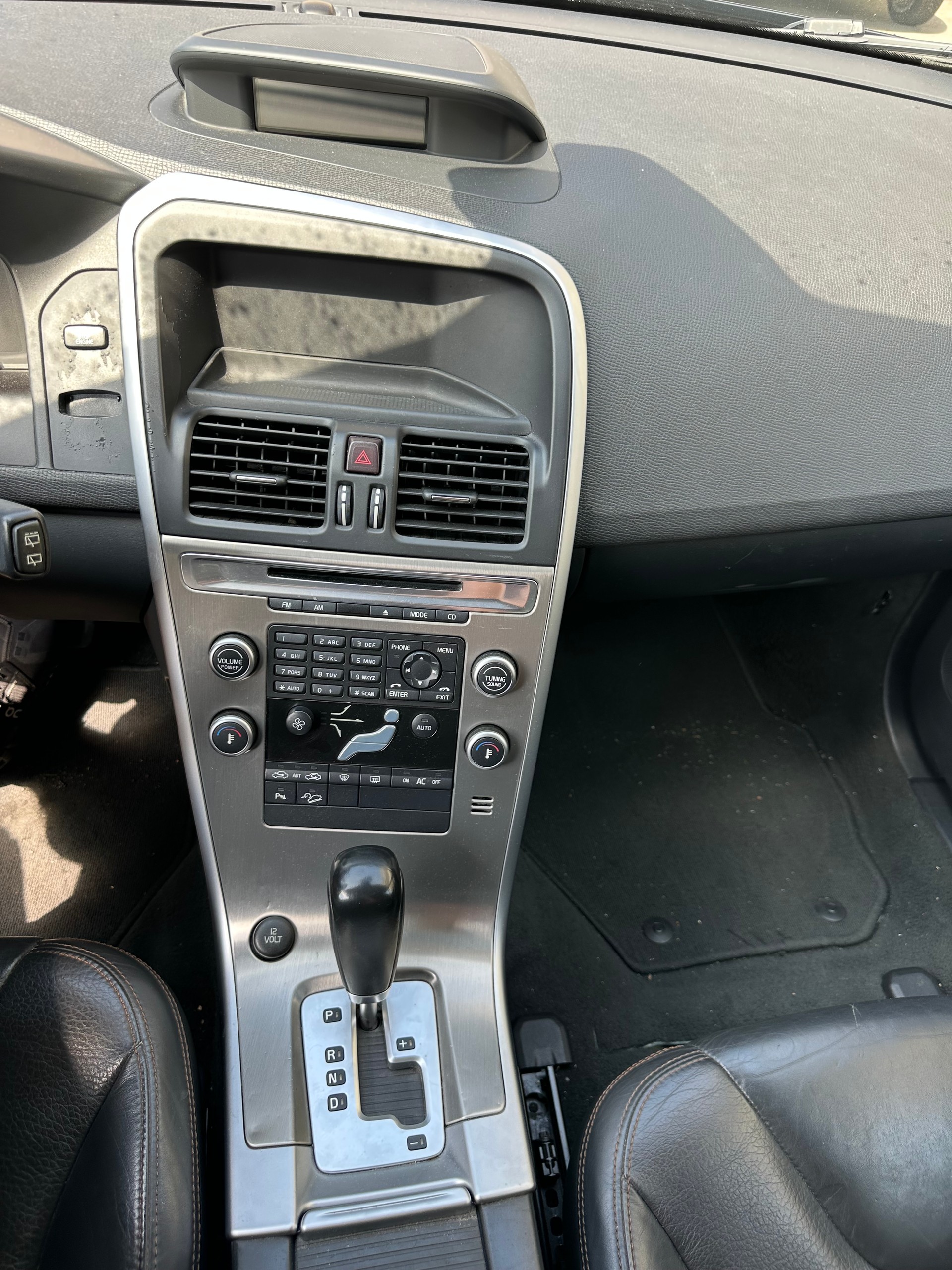 VOLVO XC60 D3 AWD Momentum Geartronic-image-11