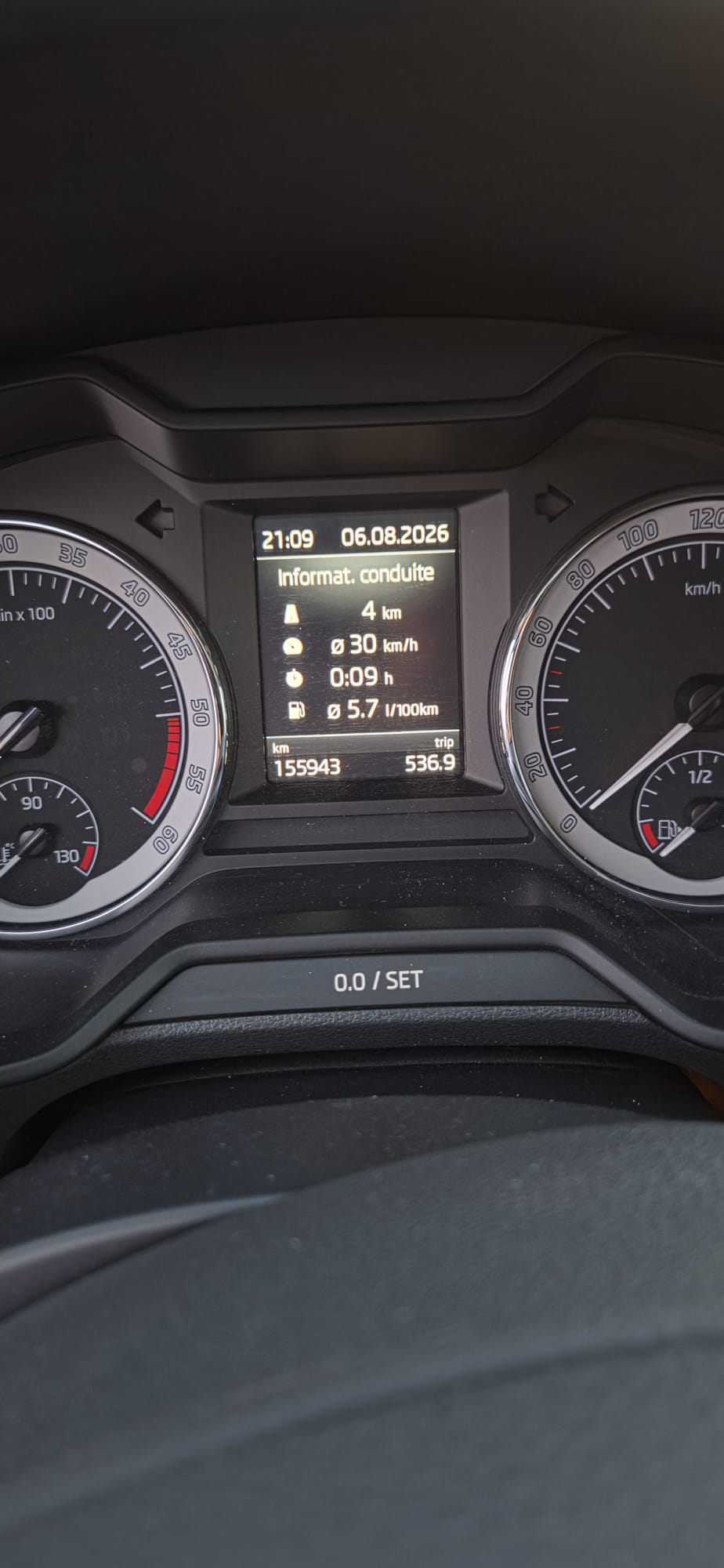 SKODA Octavia Combi 2.0 TDI Style 4x4 DSG-image-3