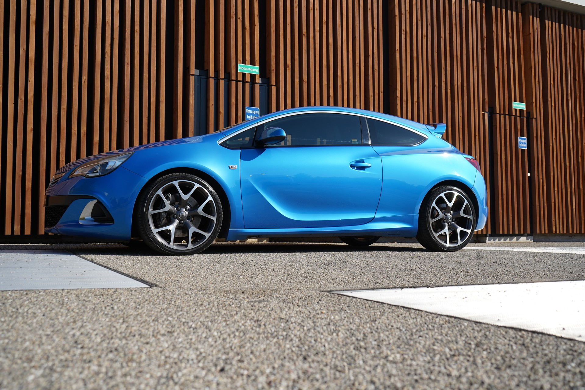 OPEL ASTRA GTC 2.0i 16V TURBO OPC l 280 PS-image-10