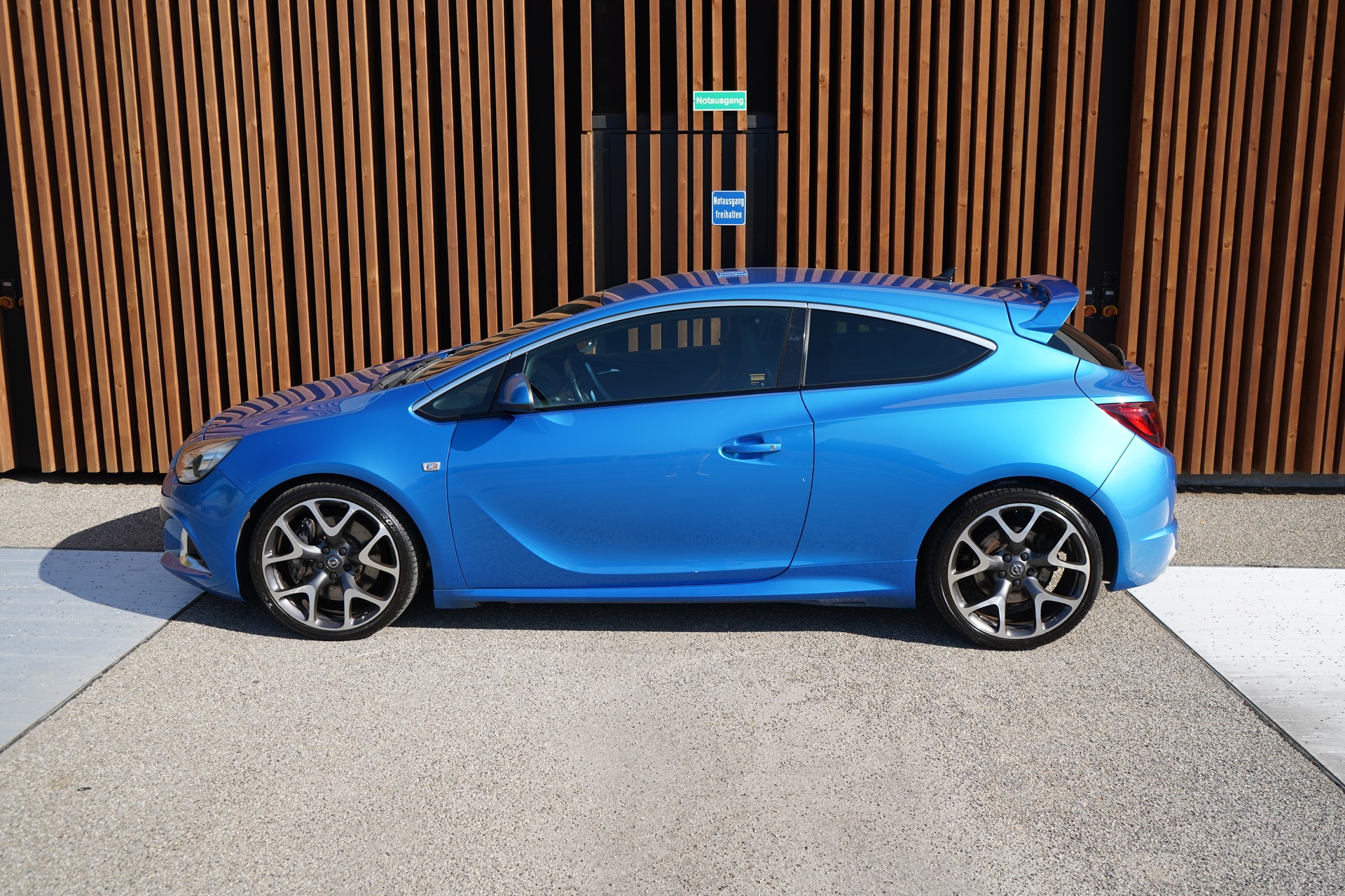 OPEL ASTRA GTC 2.0i 16V TURBO OPC l 280 PS-image-5