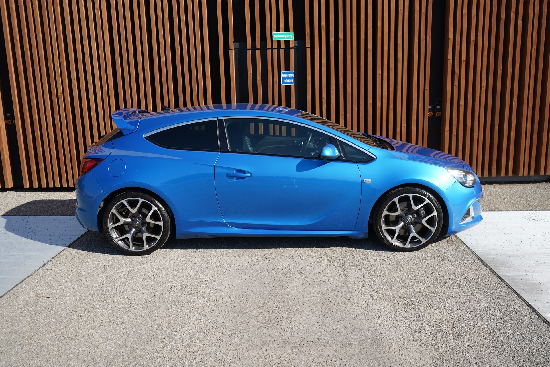 OPEL ASTRA GTC 2.0i 16V TURBO OPC l 280 PS-image-4