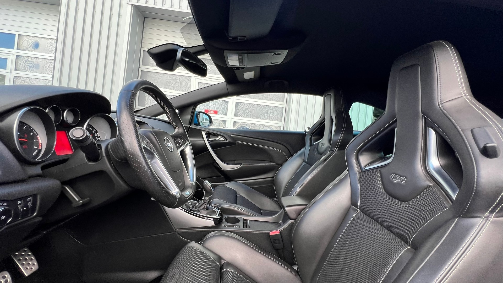 OPEL ASTRA GTC 2.0i 16V TURBO OPC l 280 PS-image-24