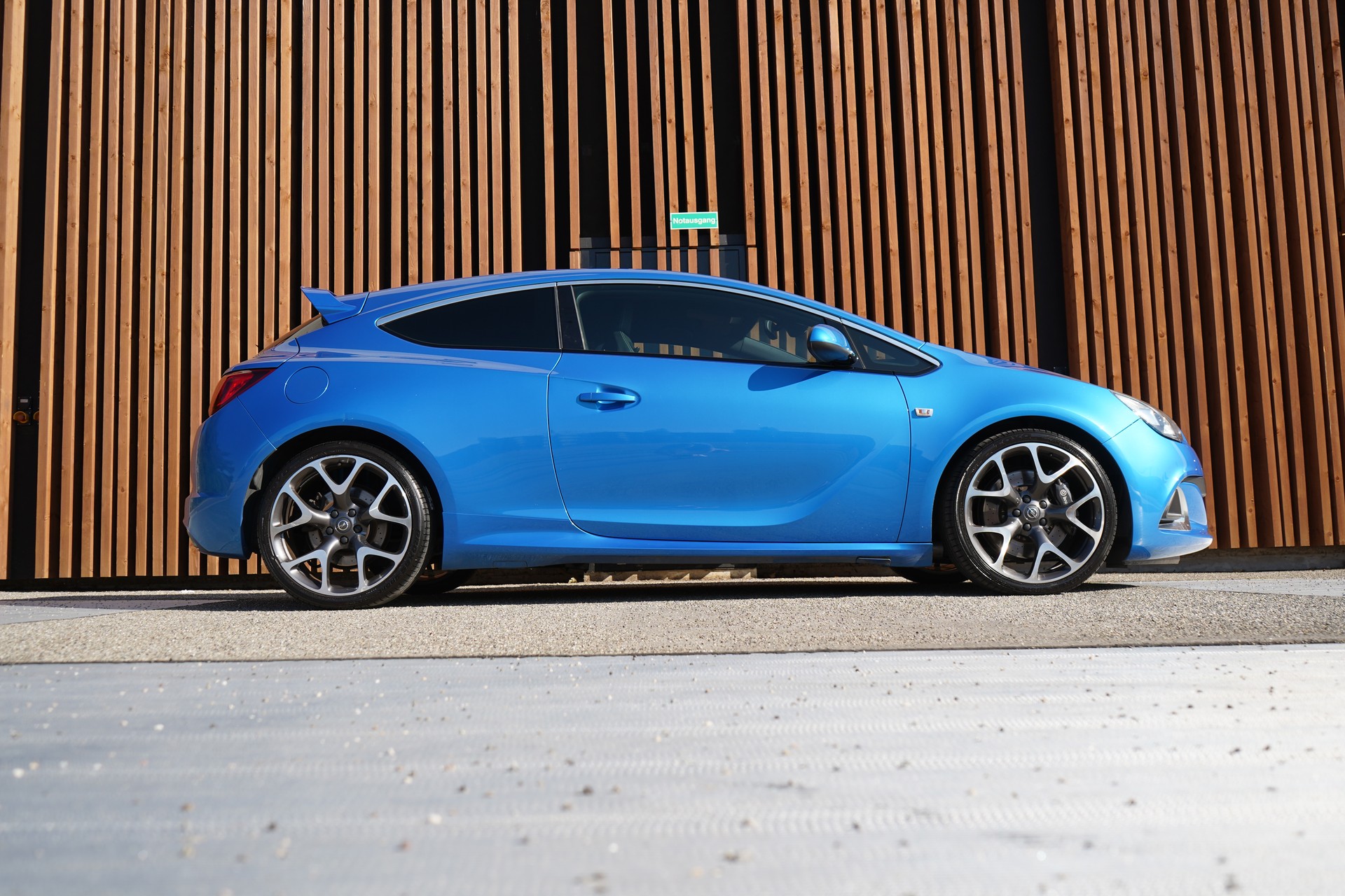 OPEL ASTRA GTC 2.0i 16V TURBO OPC l 280 PS-image-0