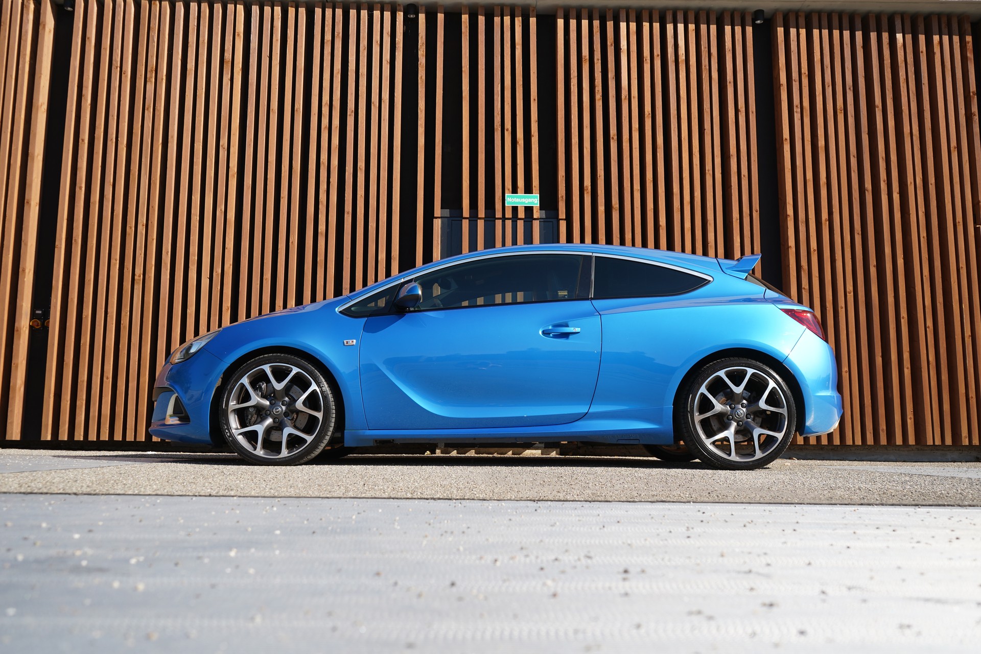 OPEL ASTRA GTC 2.0i 16V TURBO OPC l 280 PS-image-3