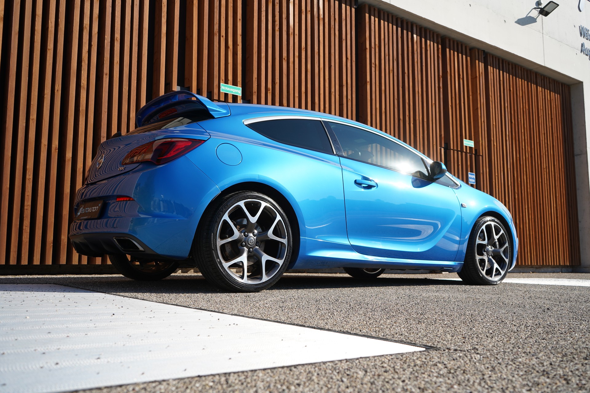 OPEL ASTRA GTC 2.0i 16V TURBO OPC l 280 PS-image-8