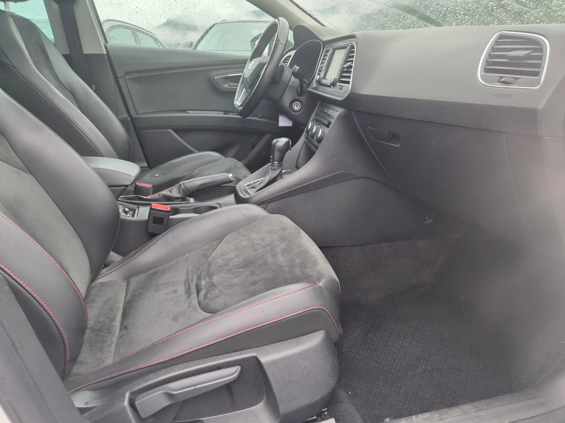 SEAT Leon 1.8 TSI FR DSG-image-12