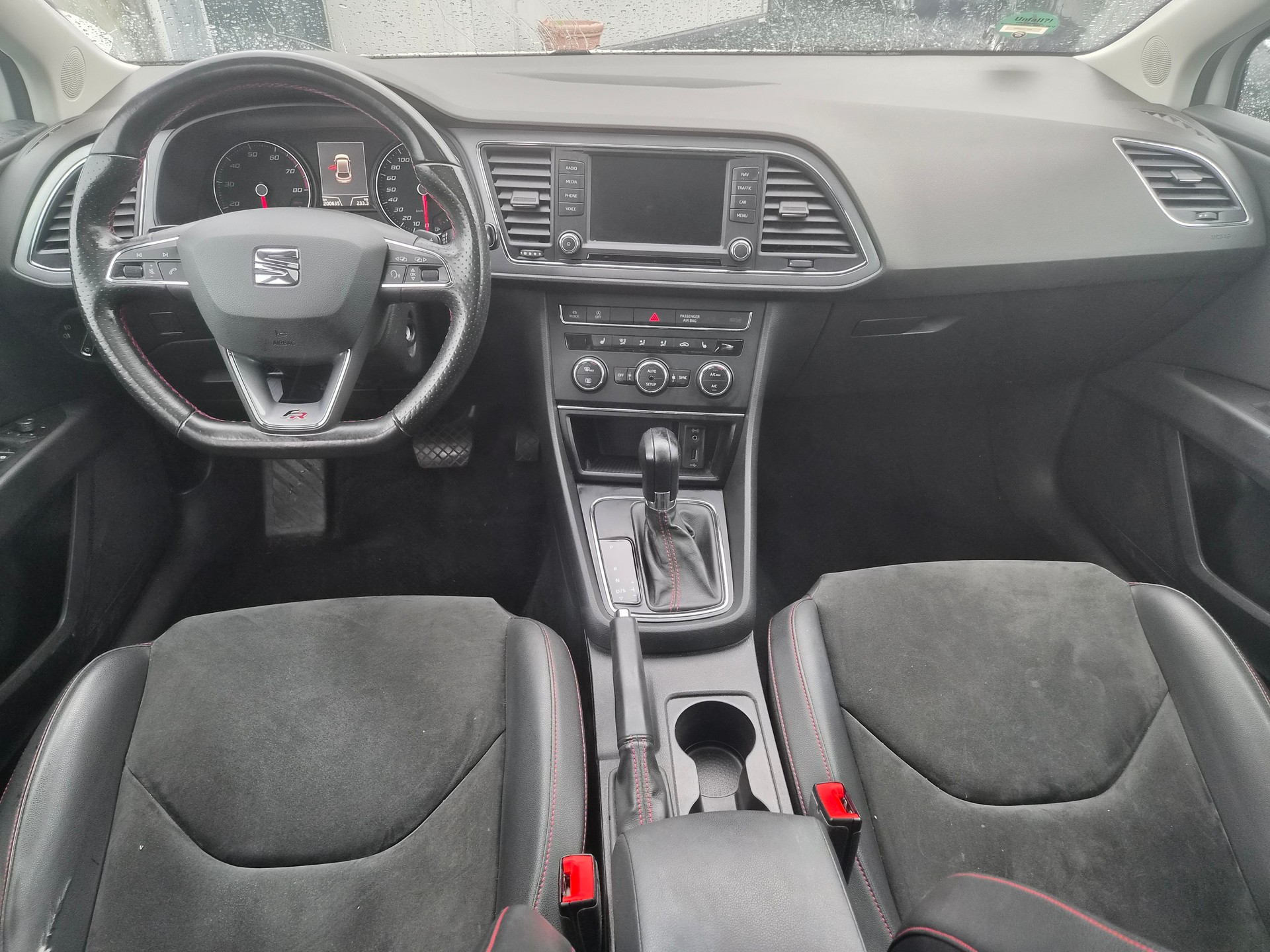 SEAT Leon 1.8 TSI FR DSG-image-10