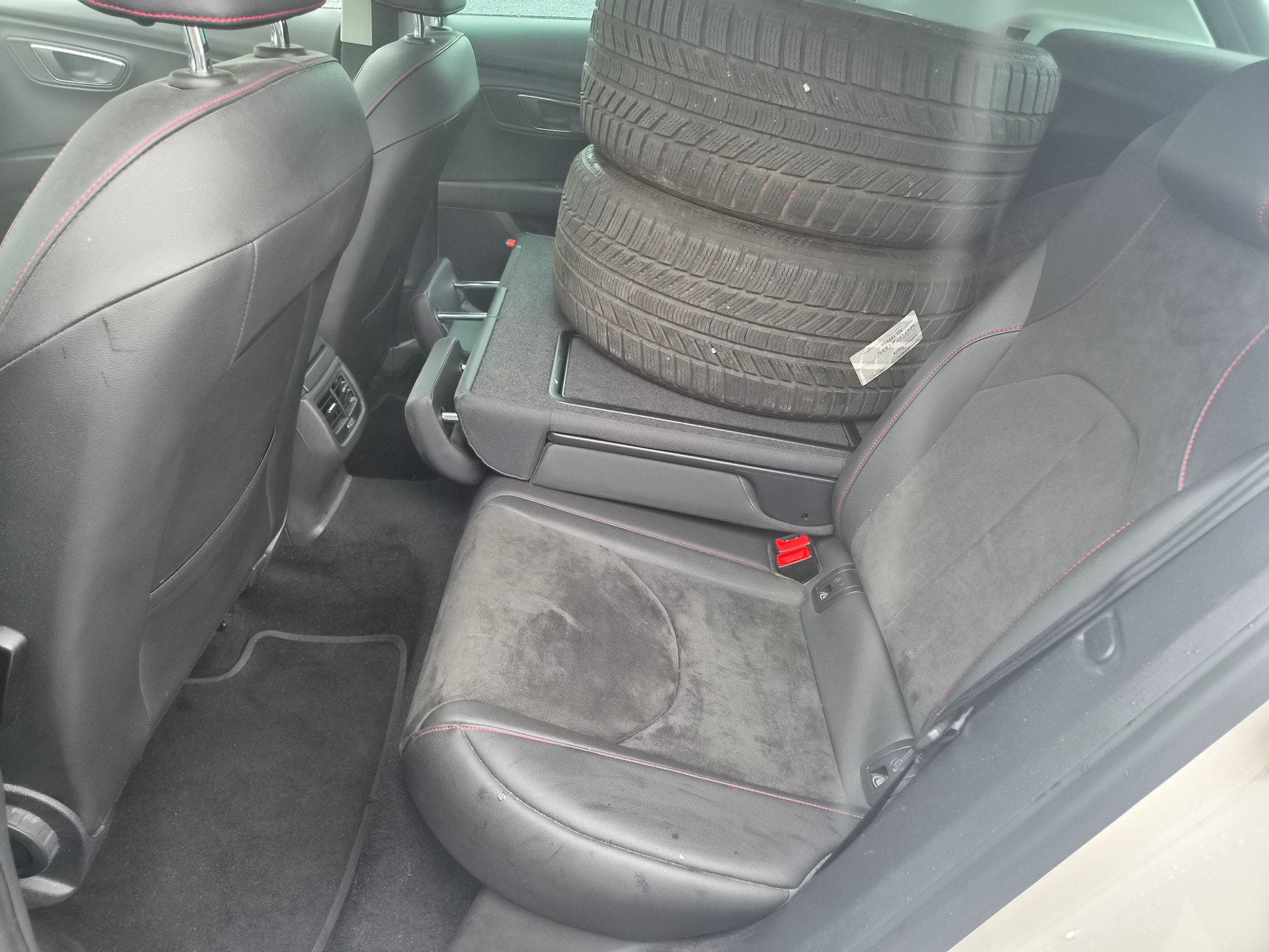 SEAT Leon 1.8 TSI FR DSG-image-14