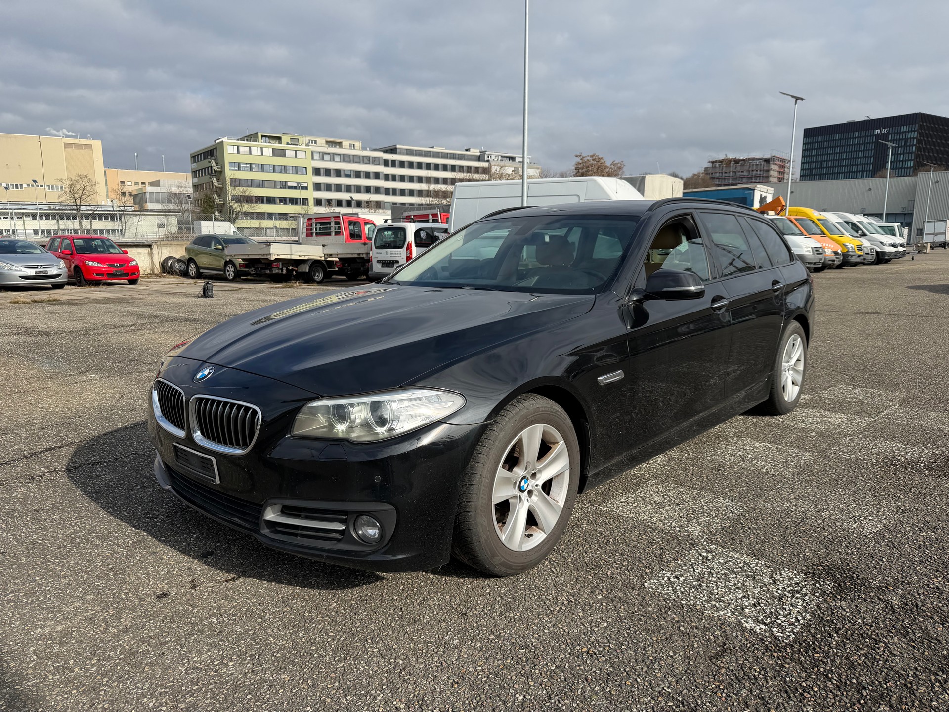 BMW 520d Touring Luxury Line Steptronic-image-0