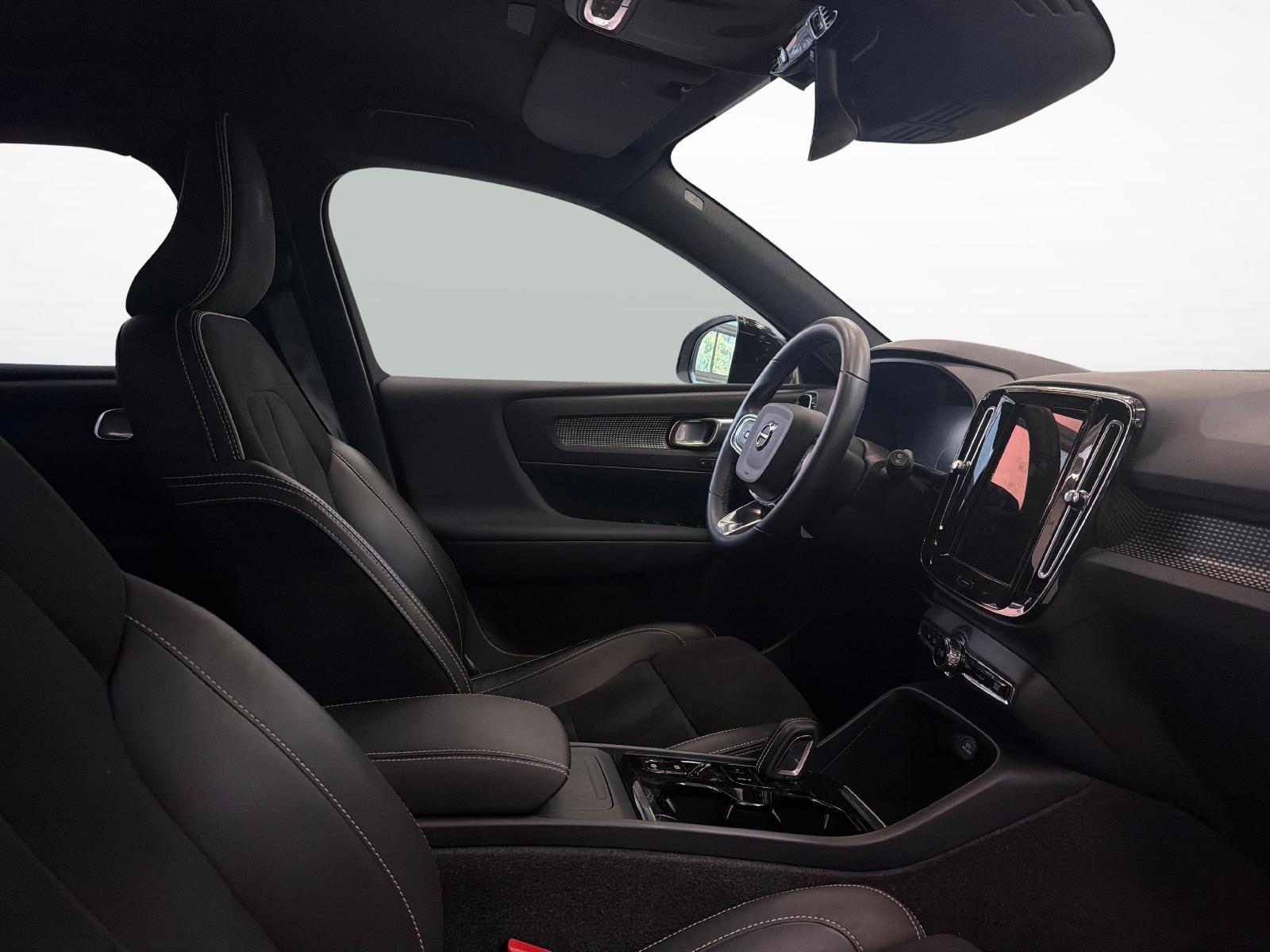 VOLVO XC40 2.0 B4 MH R-Design AWD - Pedane laterali e garanzia estesa a 7 anni inclusa-image-9