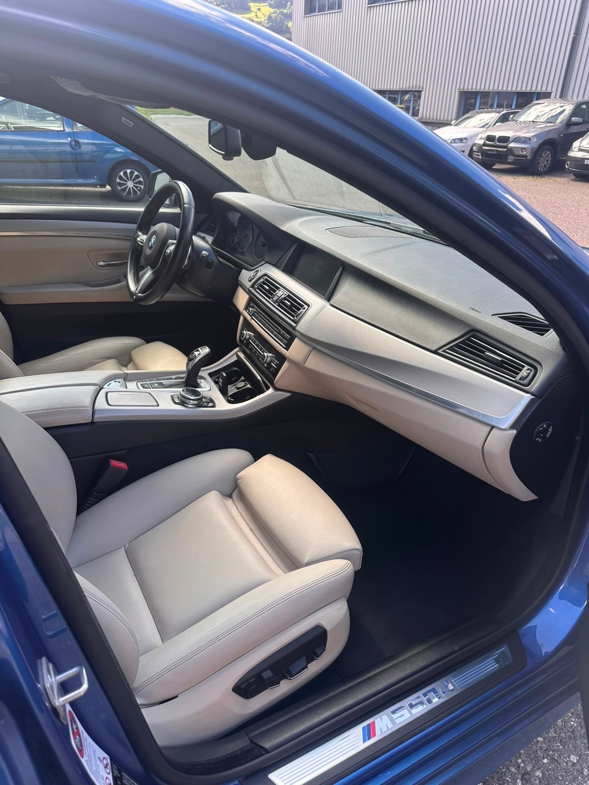 BMW M550d xDrive Steptronic-image-12