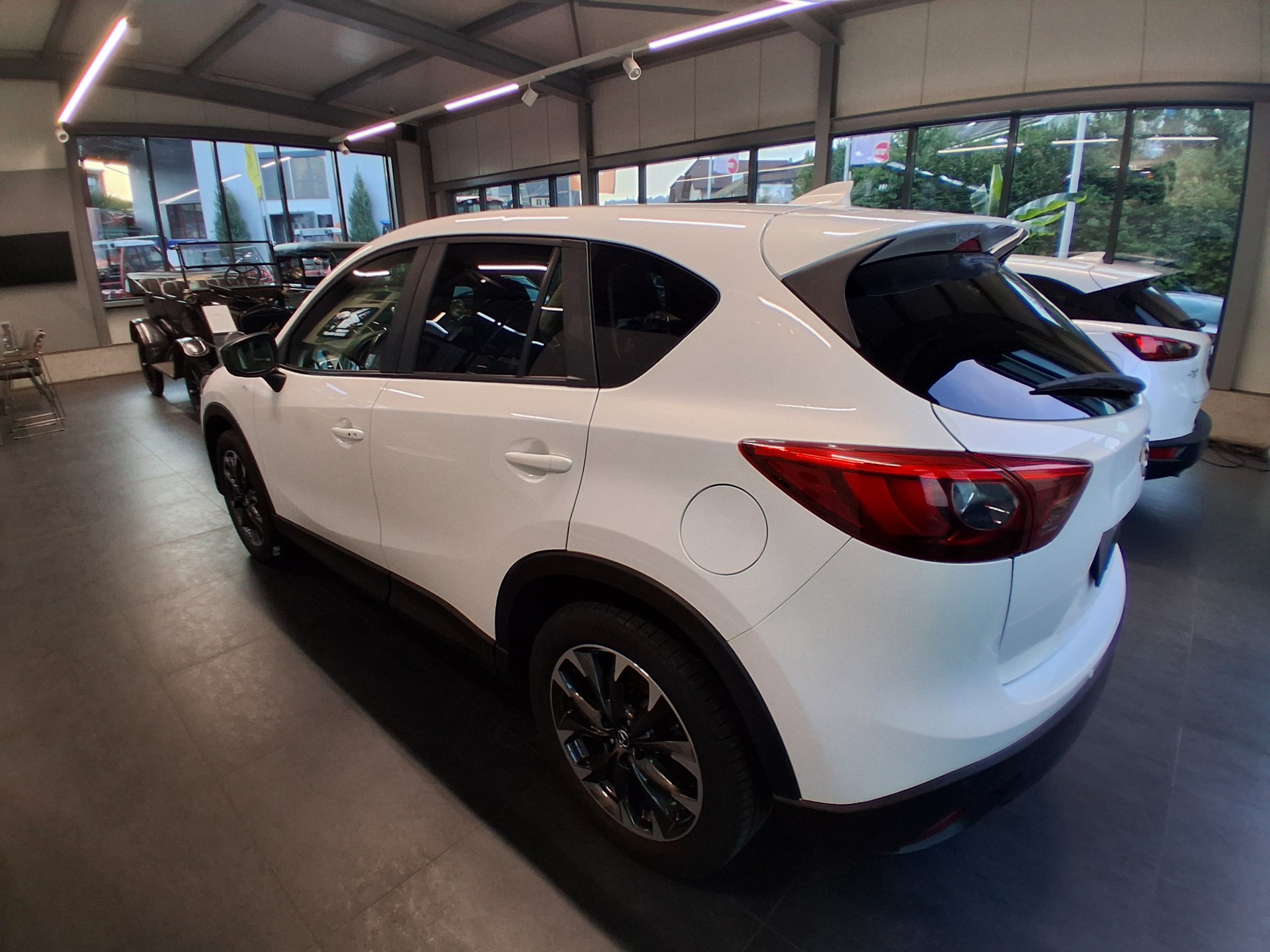 MAZDA CX-5 2.0 Revolution AWD-image-3