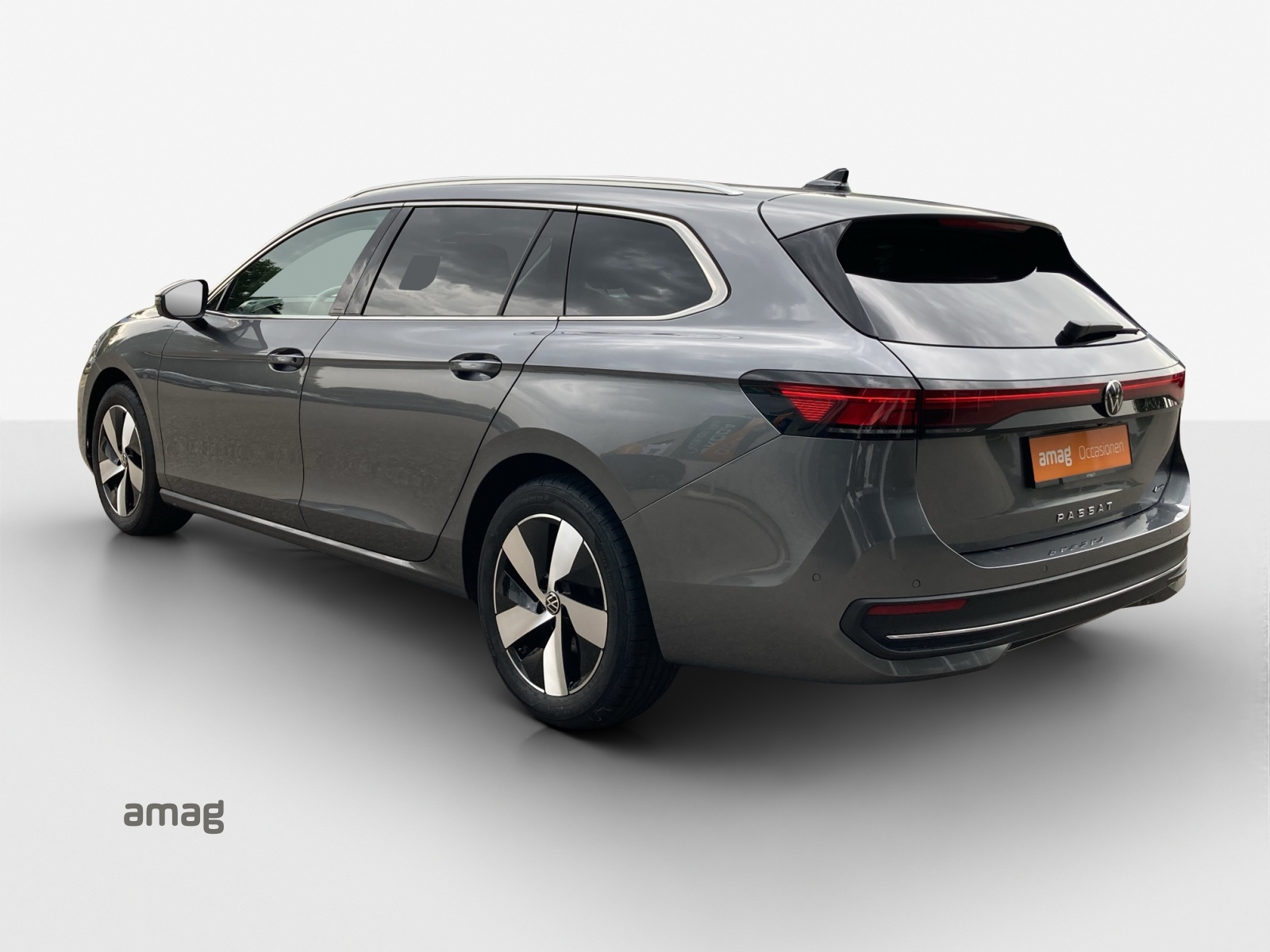 VW Passat Variant 2.0 TDI evo Business 4 Motion DSG-image-2