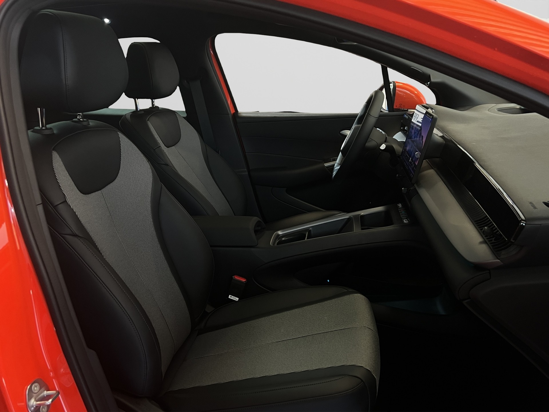 BYD Dolphin G DM-i Comfort-image-11