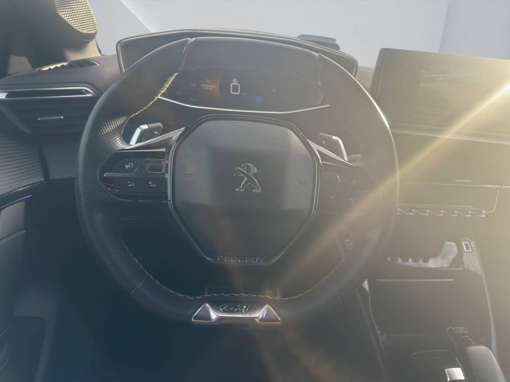PEUGEOT 208 1.2 PureTech GT Pack EAT8-image-13