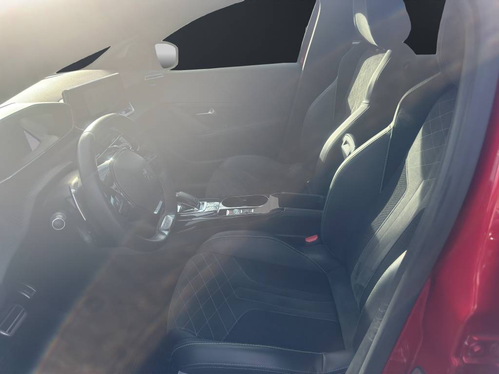 PEUGEOT 208 1.2 PureTech GT Pack EAT8-image-7