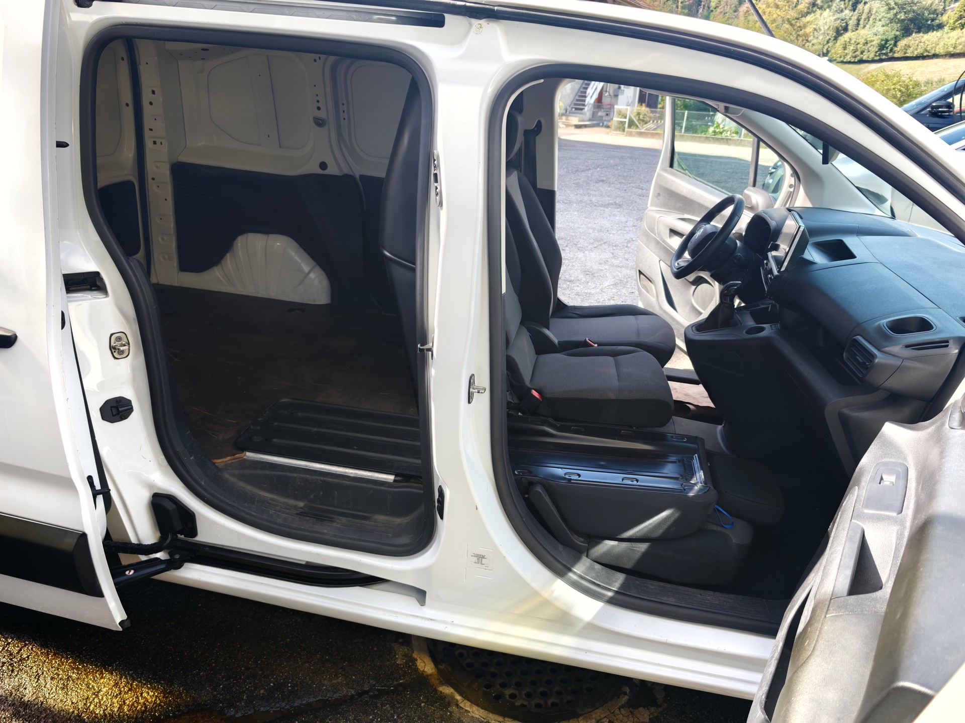 CITROEN Berlingo Van 1.6 Blue HDi 100 s/s Worker 1000kg-image-29