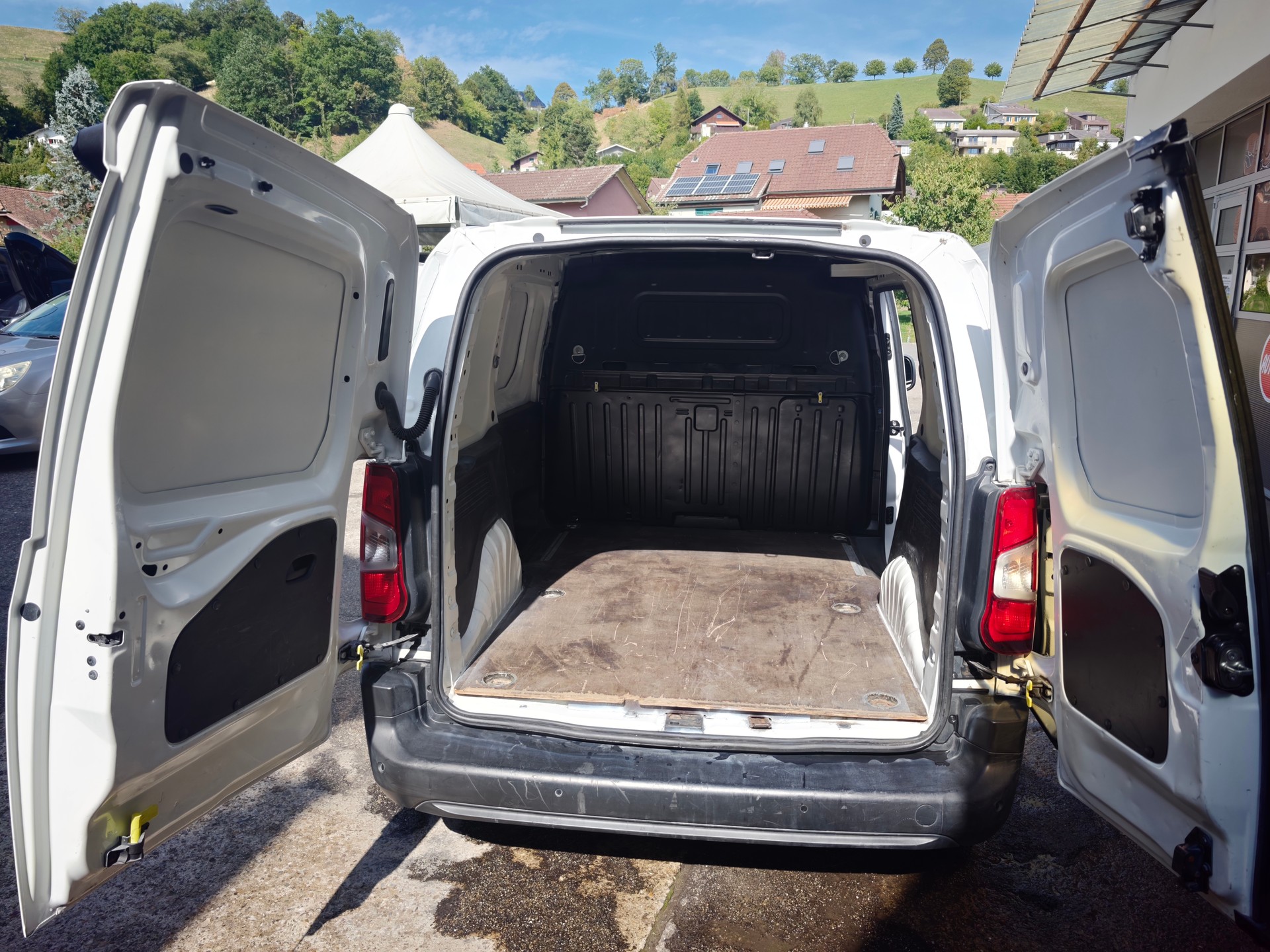 CITROEN Berlingo Van 1.6 Blue HDi 100 s/s Worker 1000kg-image-22