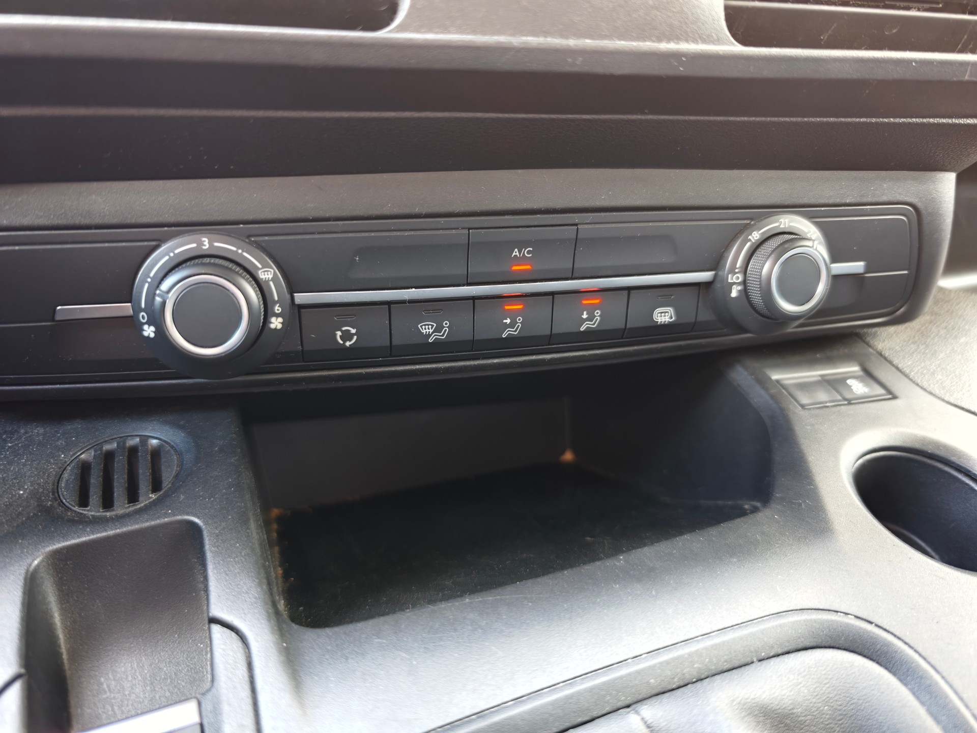 CITROEN Berlingo Van 1.6 Blue HDi 100 s/s Worker 1000kg-image-8