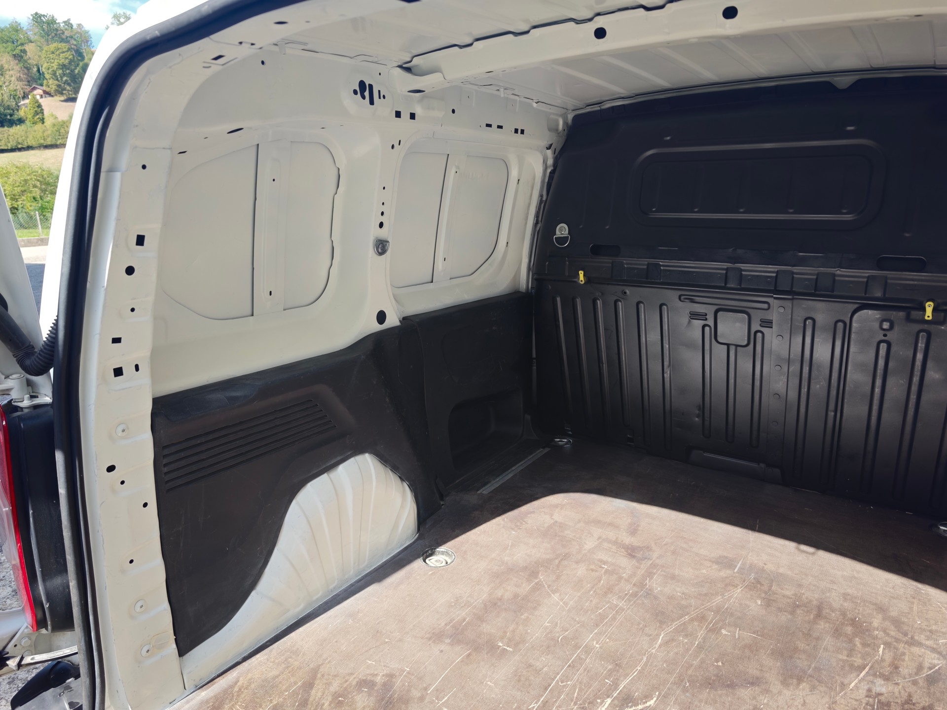 CITROEN Berlingo Van 1.6 Blue HDi 100 s/s Worker 1000kg-image-24