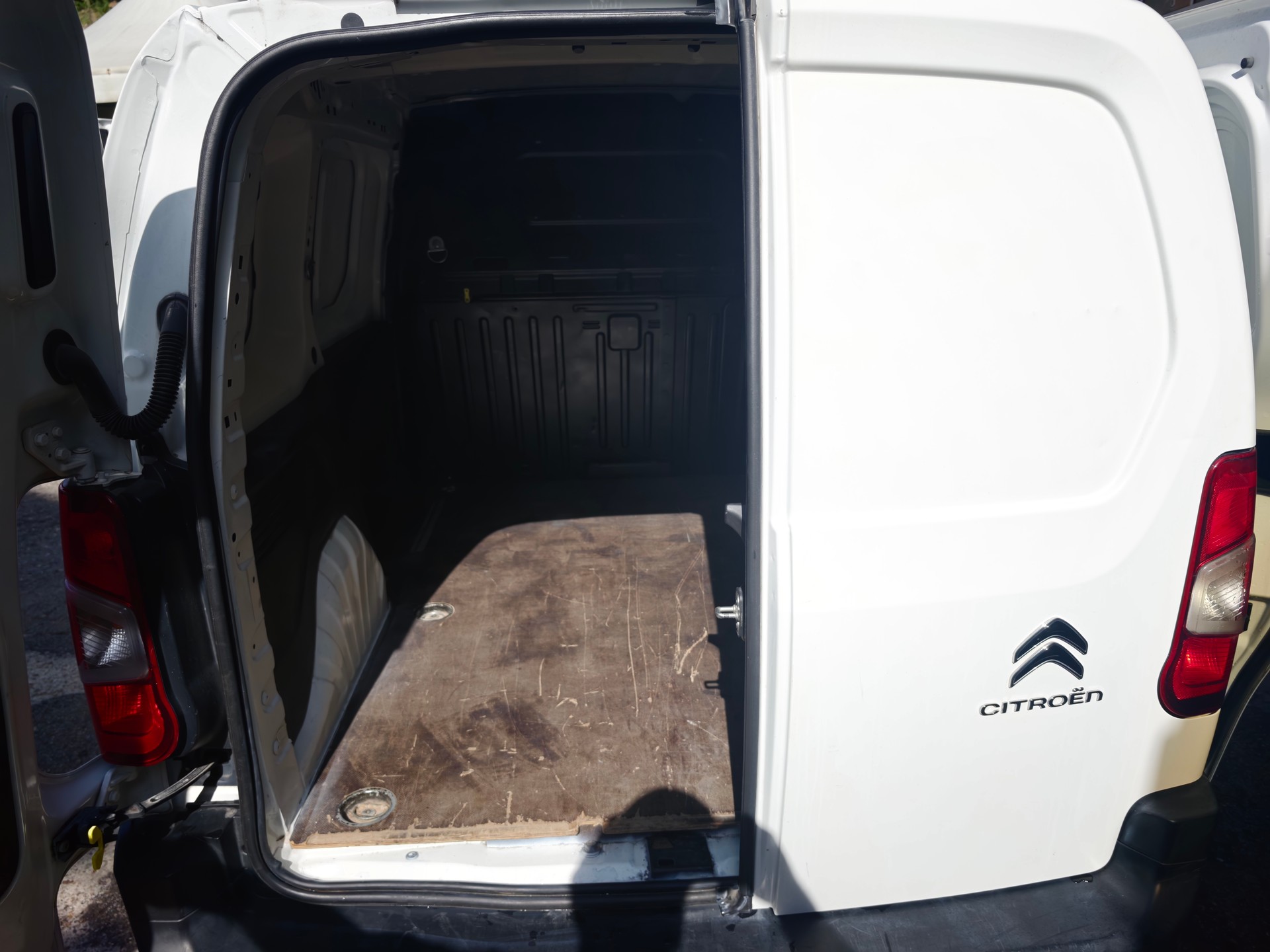 CITROEN Berlingo Van 1.6 Blue HDi 100 s/s Worker 1000kg-image-26