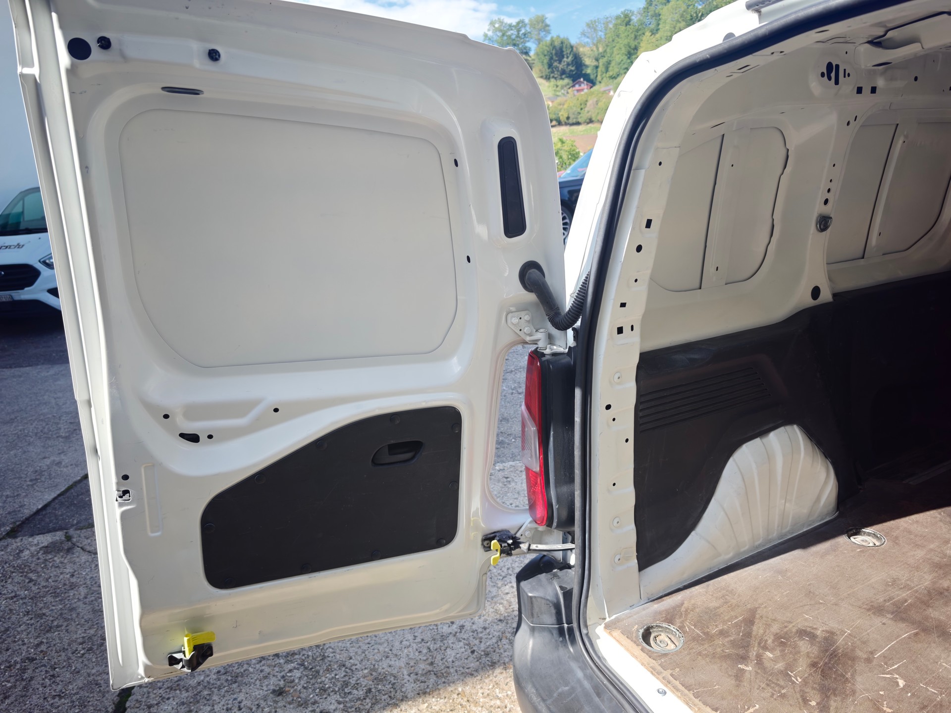 CITROEN Berlingo Van 1.6 Blue HDi 100 s/s Worker 1000kg-image-25