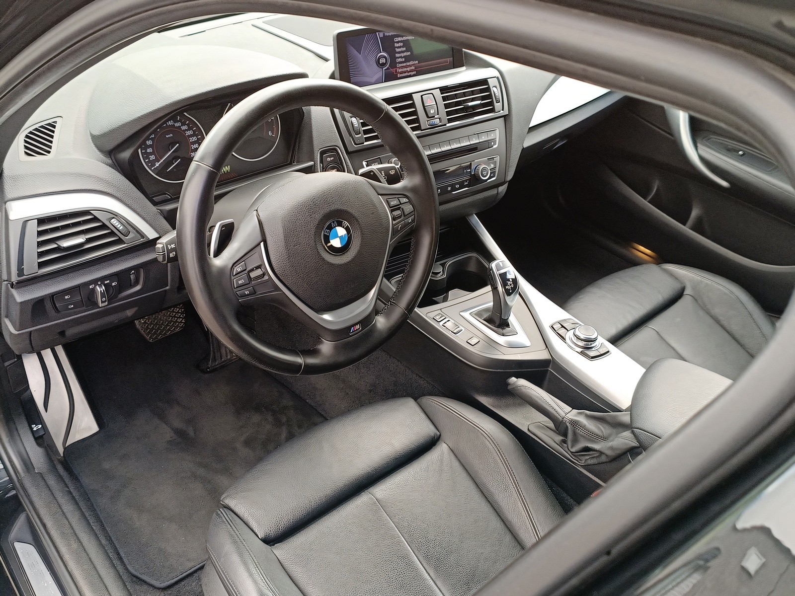 BMW 120d M-Paket - AHK - Leder - uvm.-image-13