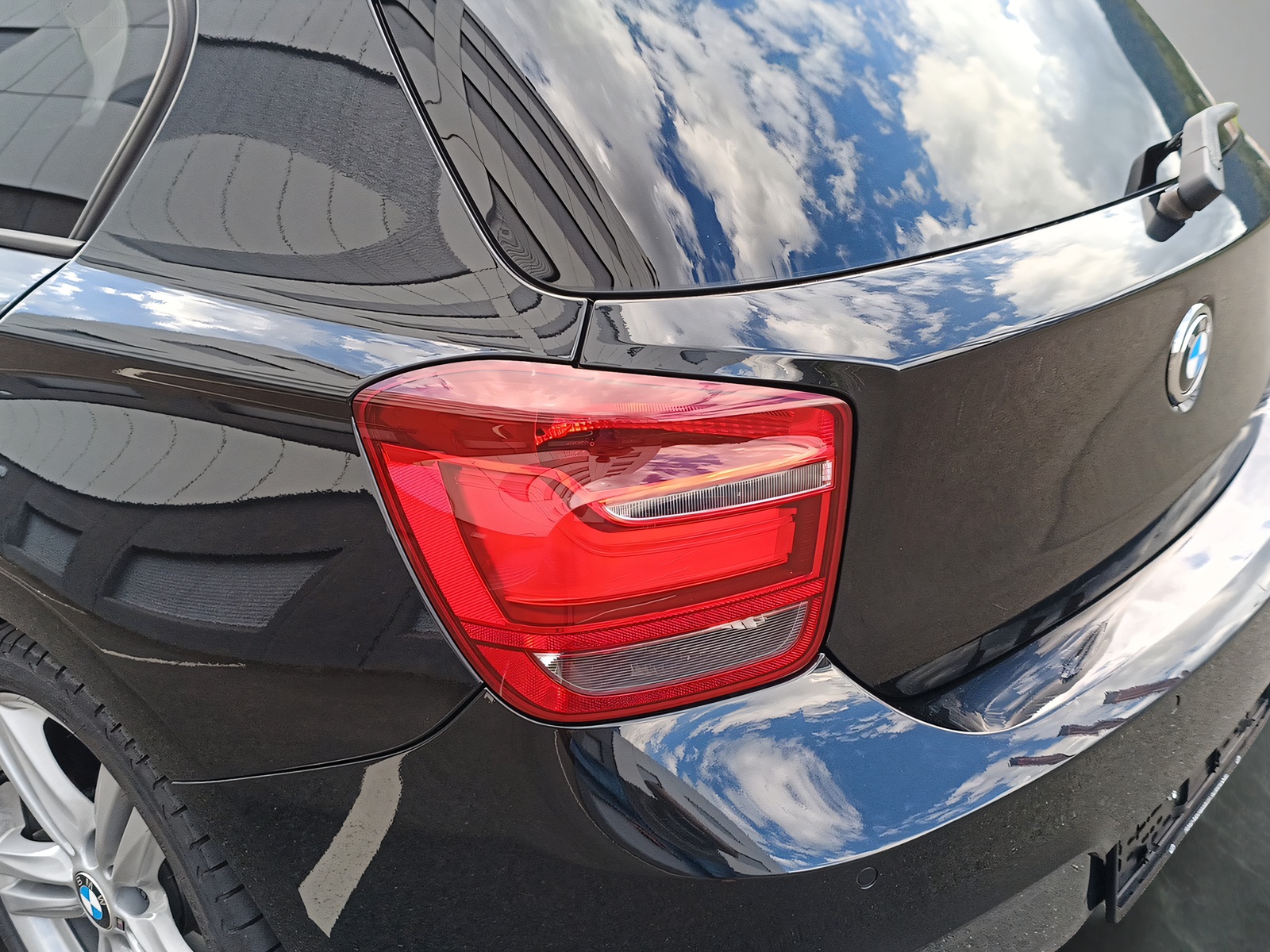 BMW 120d M-Paket - AHK - Leder - uvm.-image-9