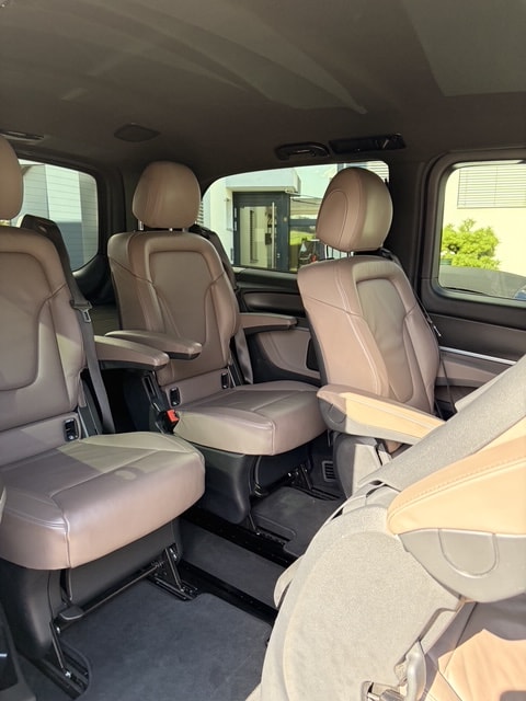 MERCEDES-BENZ V 300 d lang Avantgarde AMG-Line 4Matic 9G-Tronic-image-7