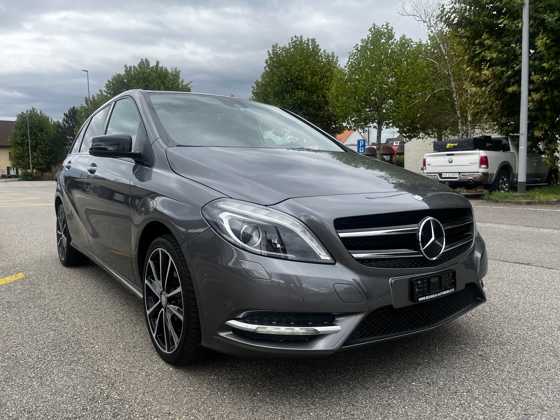 MERCEDES-BENZ B 220 4Matic 7G-DCT-image-2